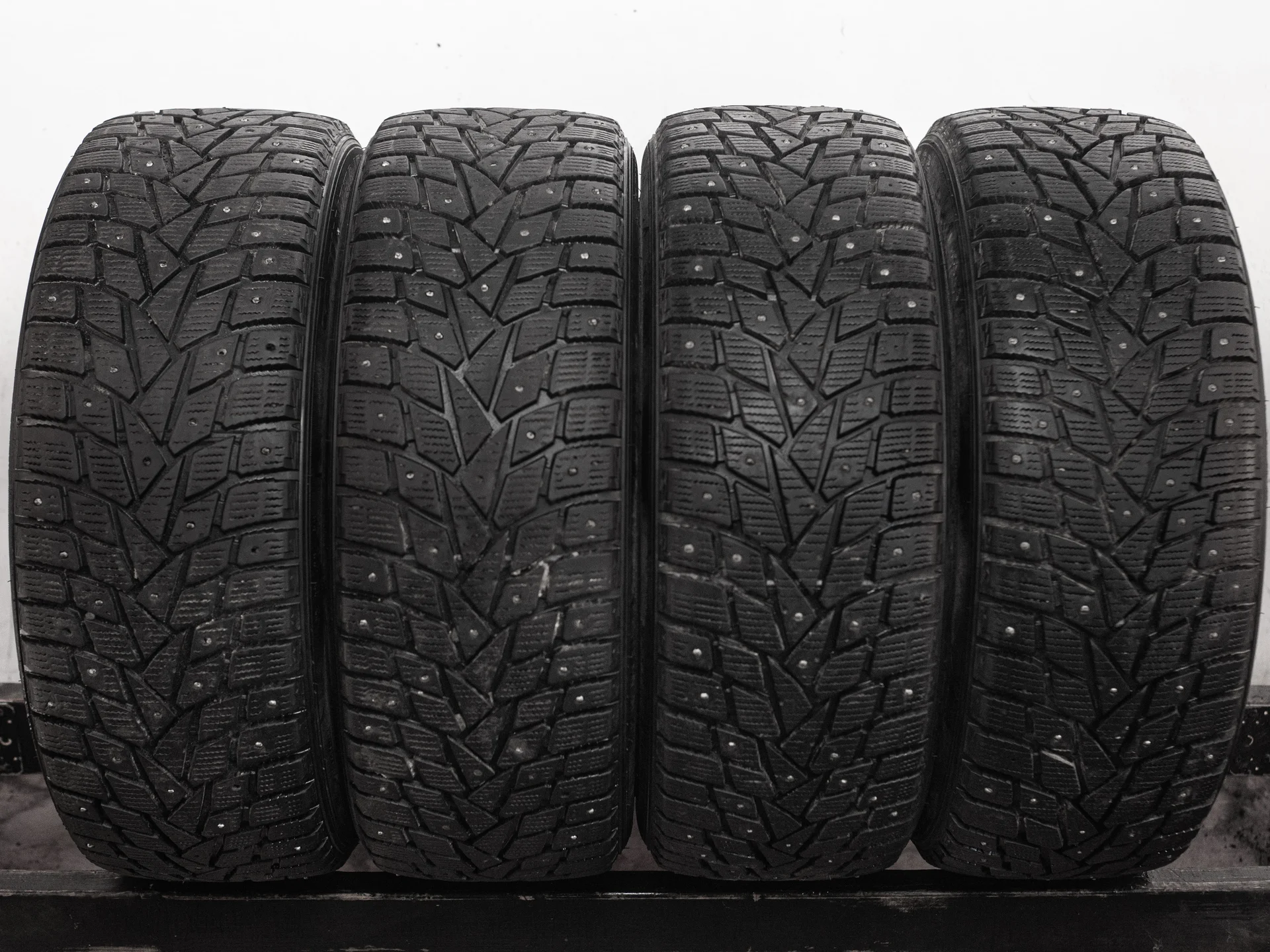 Dunlop SP Winter Ice 02 245/45 R19 102T - изображение 1