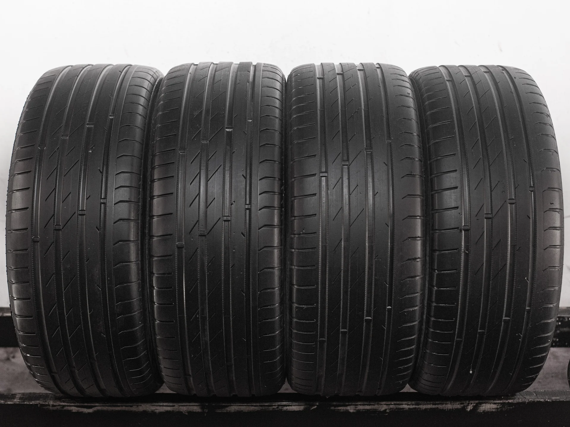 Nokian Nordman SZ2 225/45 R19 92W - изображение 1