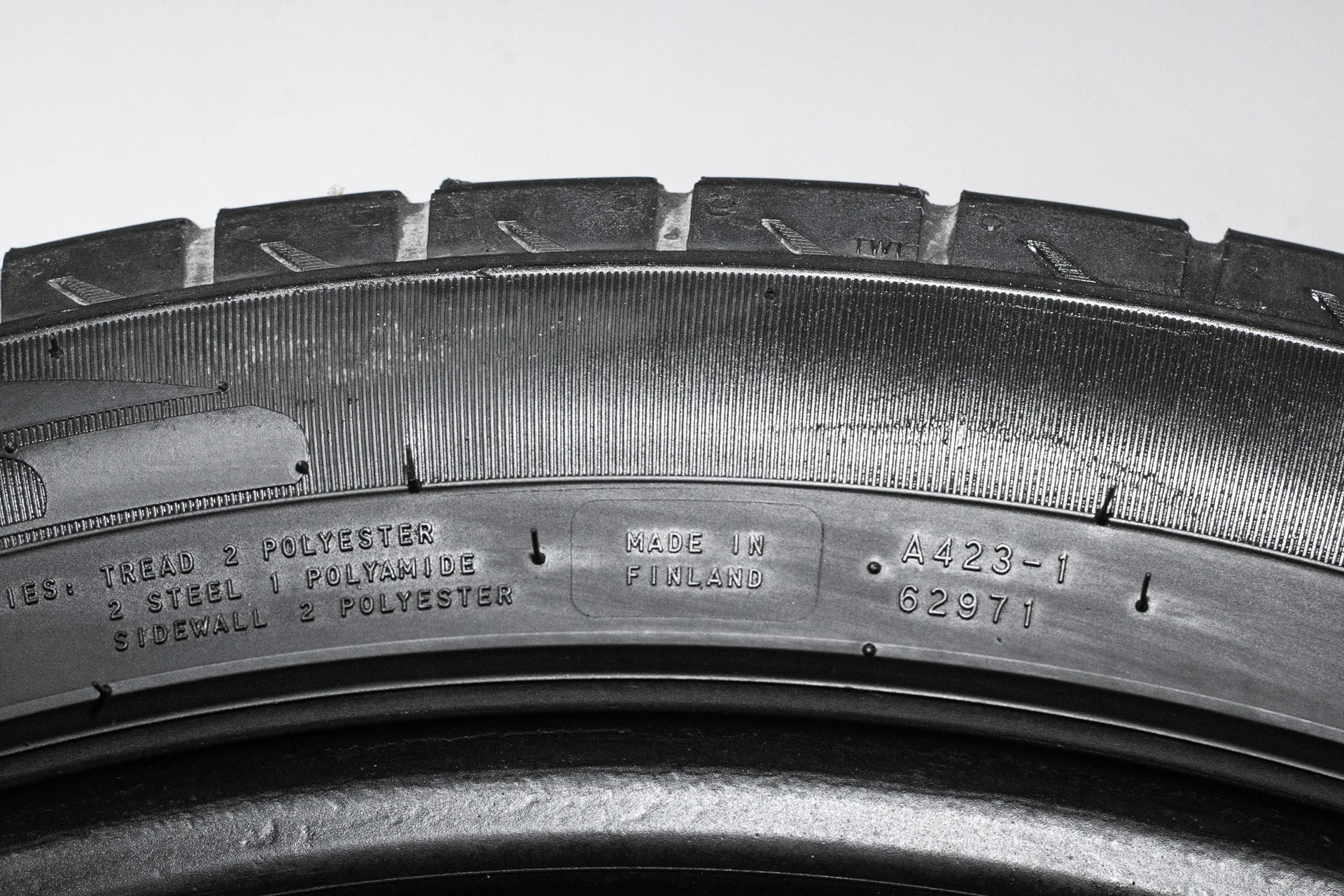 Nokian Nordman SZ2 225/45 R19 92W - миниатюра 10