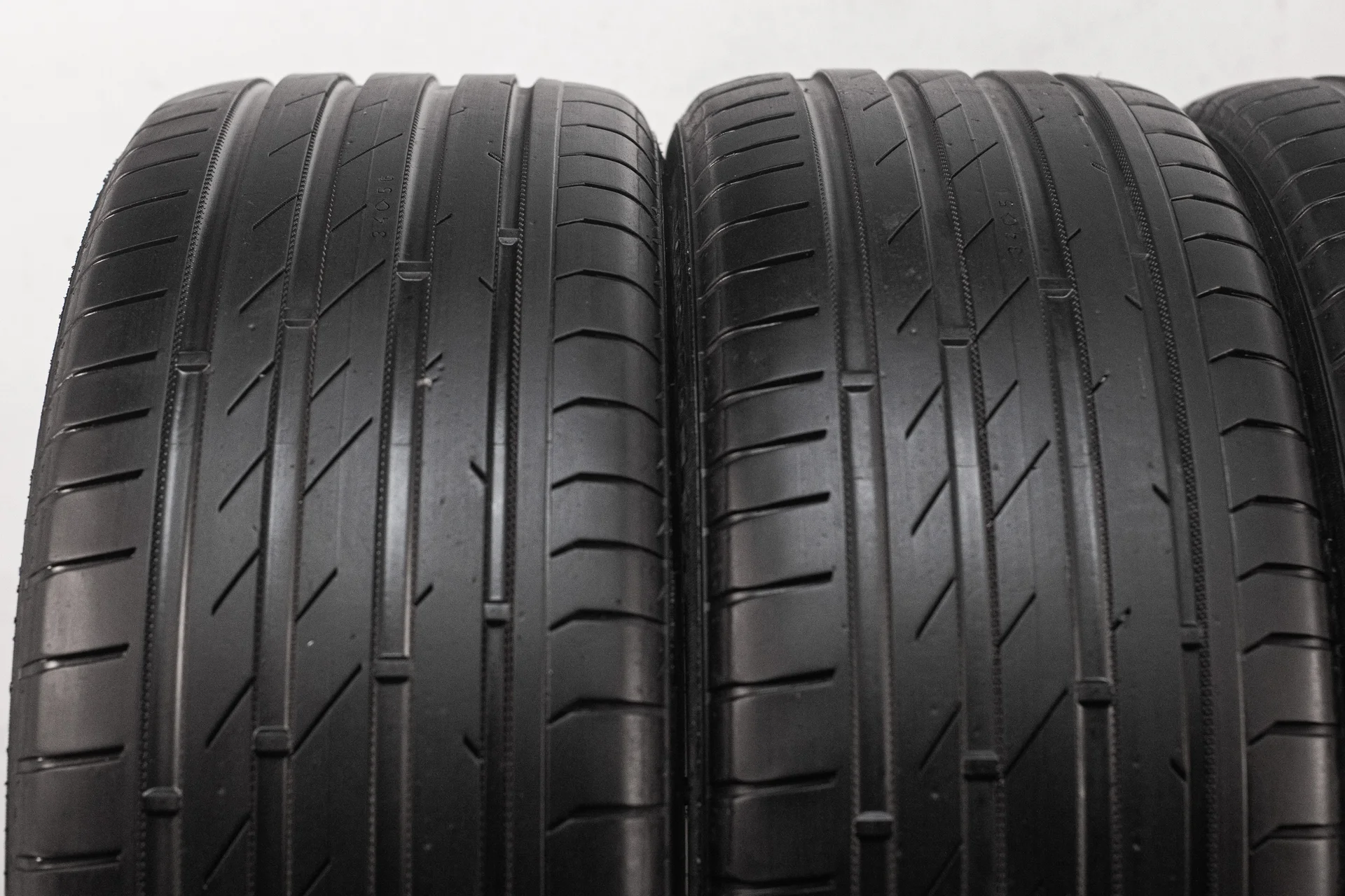 Nokian Nordman SZ2 225/45 R19 92W - миниатюра 5