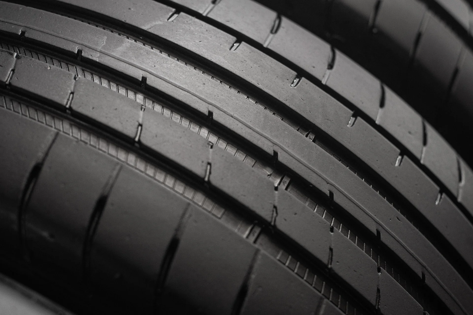 Goodyear Eagle F1 Asymmetric 3 SUV 245/45 R20 100V XL - миниатюра 3