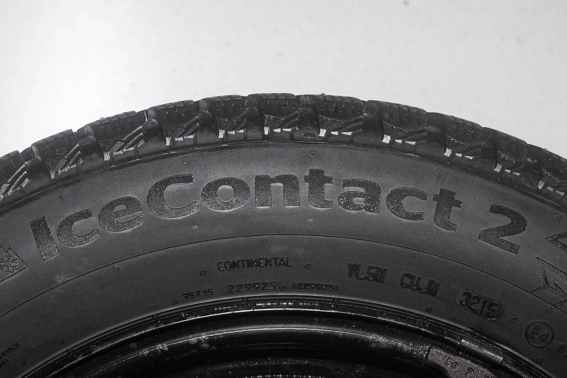 Continental IceContact 2 215/60 R16 99T - миниатюра 7