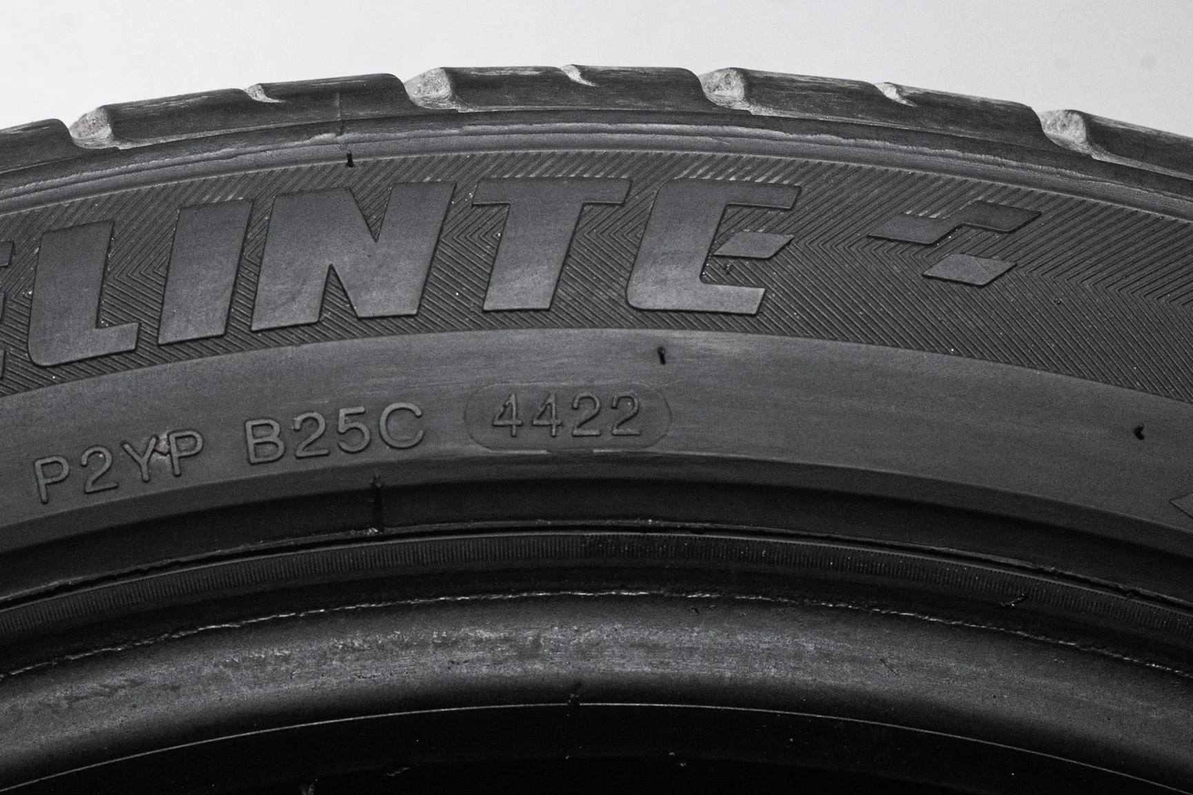 Delinte D7 Thunder 225/45 R19 96W - миниатюра 9