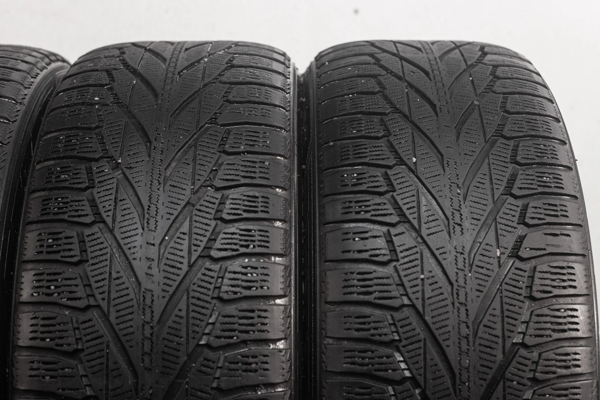 Nokian Hakkapeliitta R2 SUV 245/55 R19 107R XL - миниатюра 4