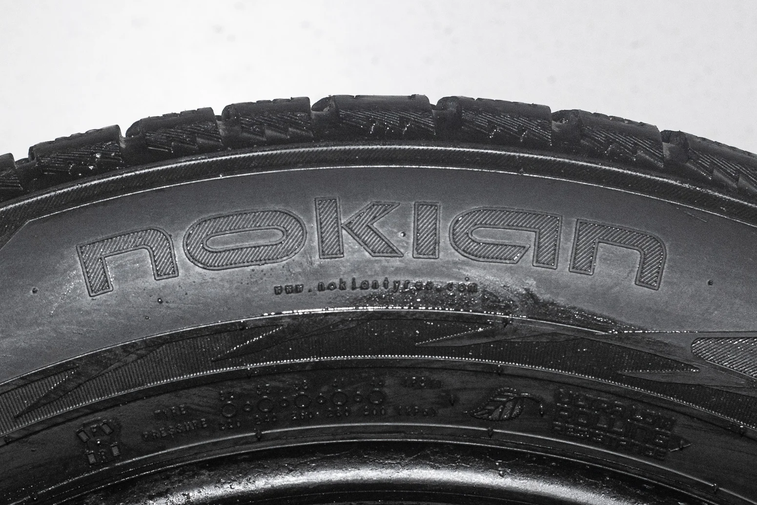 Nokian Hakkapeliitta R2 SUV 245/55 R19 107R XL - миниатюра 6