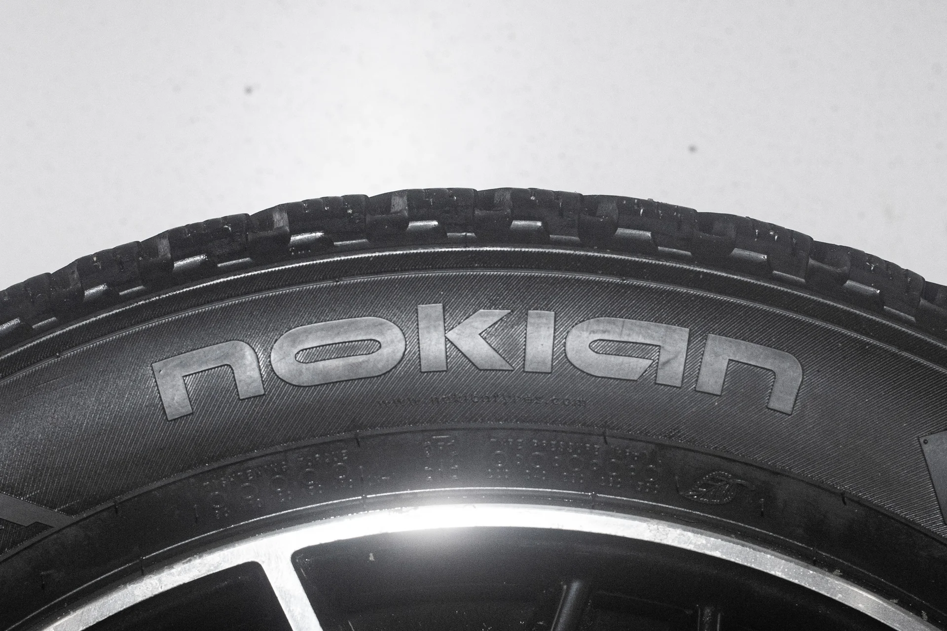 Nokian Hakkapeliitta 8 245/50 R18 104T - миниатюра 6