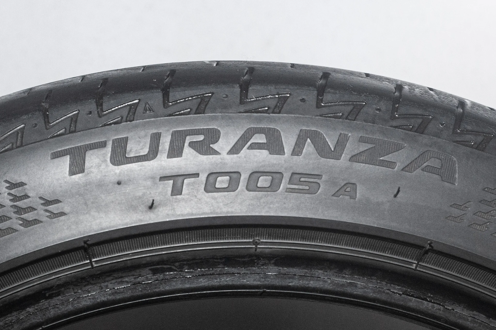 Bridgestone Turanza T005A 235/45 R18 94W - миниатюра 10