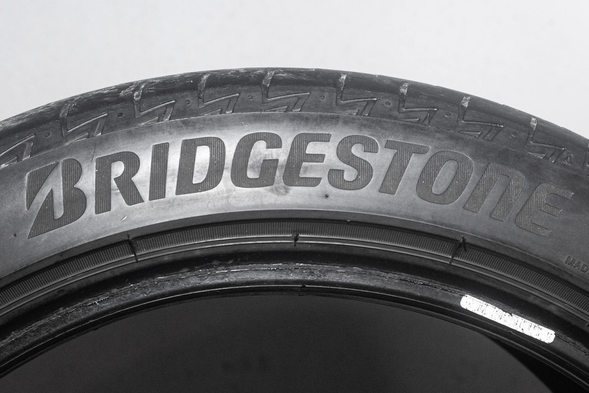 Bridgestone Turanza T005A 235/45 R18 94W - миниатюра 9