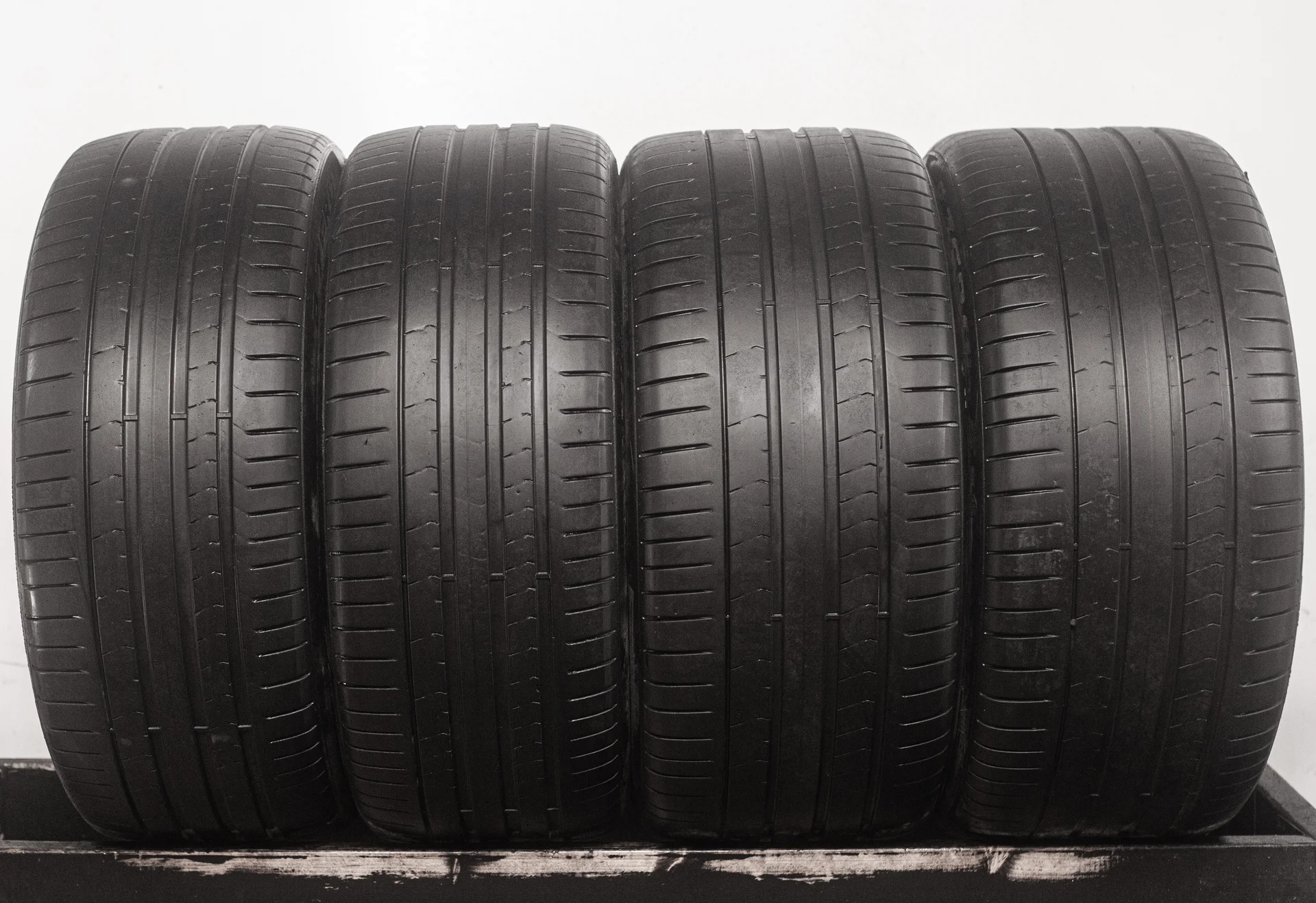 Pirelli P Zero PZ4 275/40 R21 107Y XL 0420 и 315/35 R21 111Y 4319 Run Flat