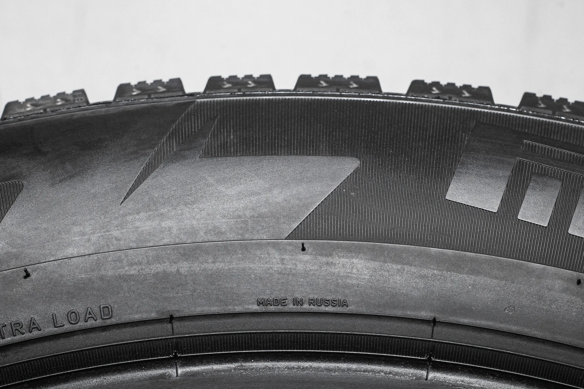 Pirelli Ice Zero 235/55 R20 105T - миниатюра 10