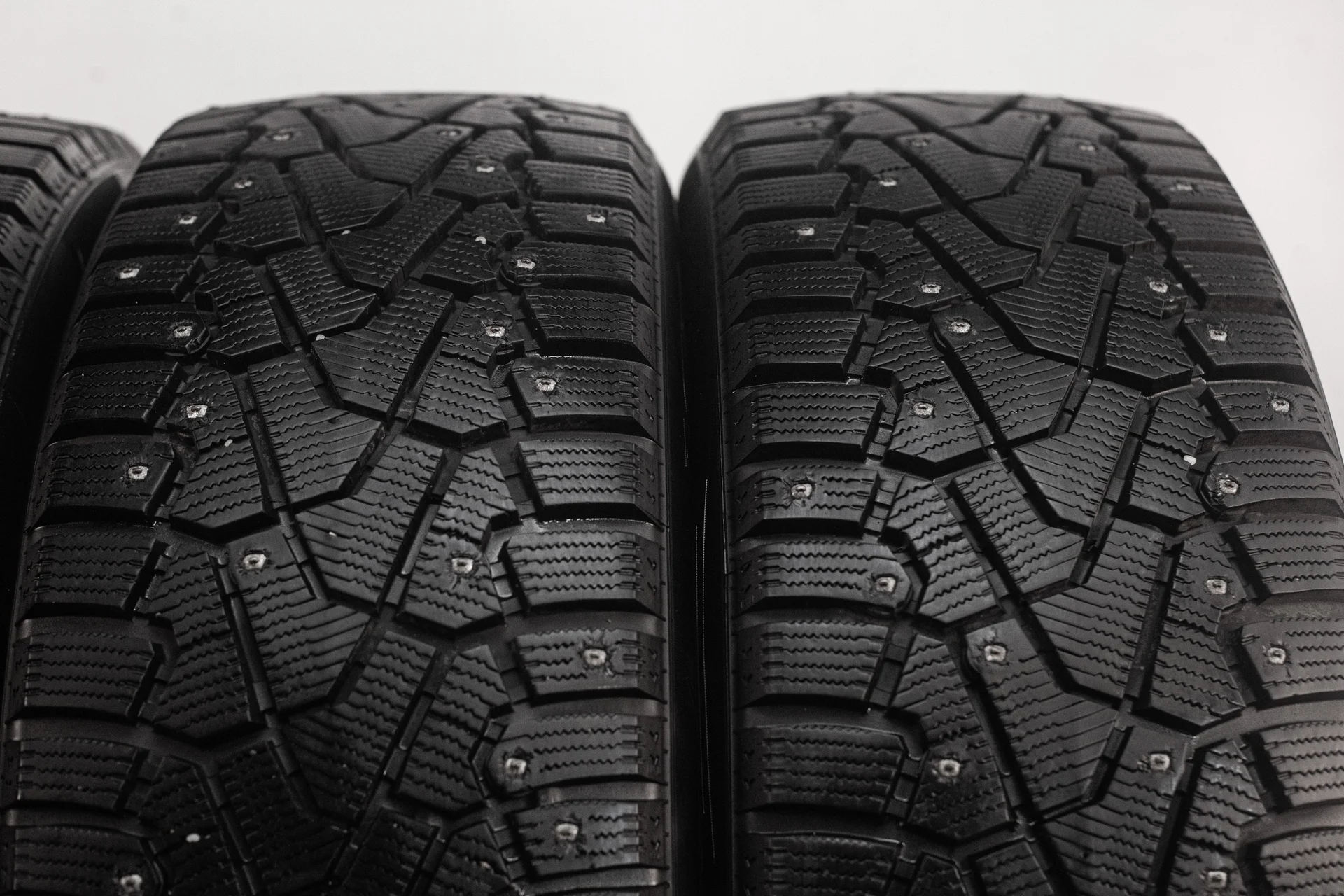 Pirelli Ice Zero 235/55 R20 105T - миниатюра 4