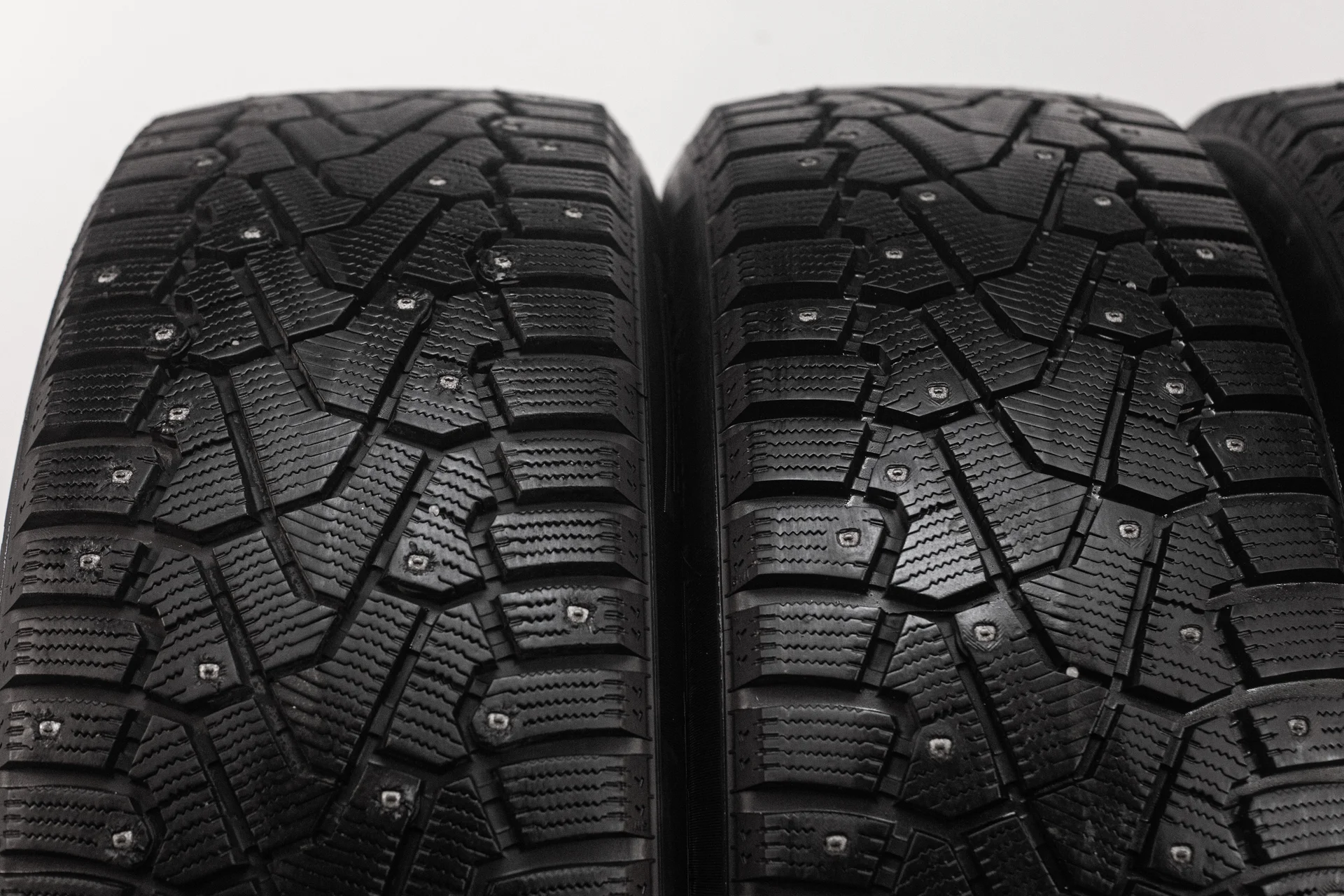 Pirelli Ice Zero 235/55 R20 105T - миниатюра 5