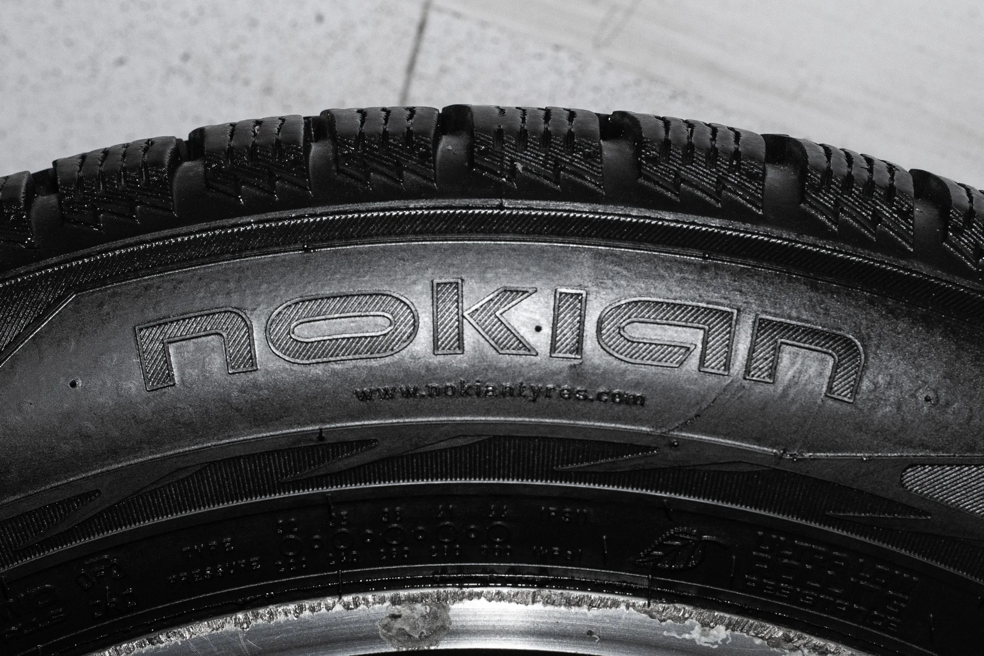 Nokian Hakkapeliitta R2 SUV 235/55 R18 104R - миниатюра 10