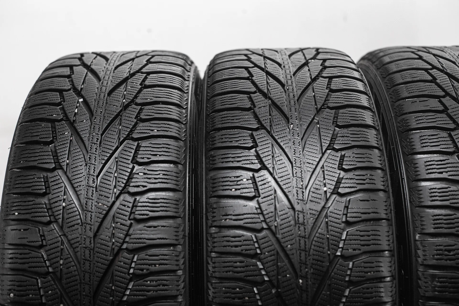 Nokian Hakkapeliitta R2 SUV 235/55 R18 104R - миниатюра 5