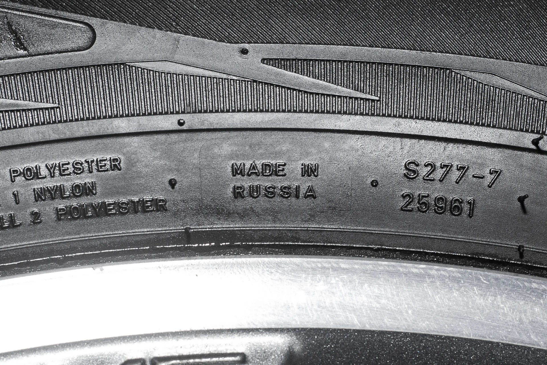Nokian Hakkapeliitta R2 SUV 235/55 R18 104R - миниатюра 8