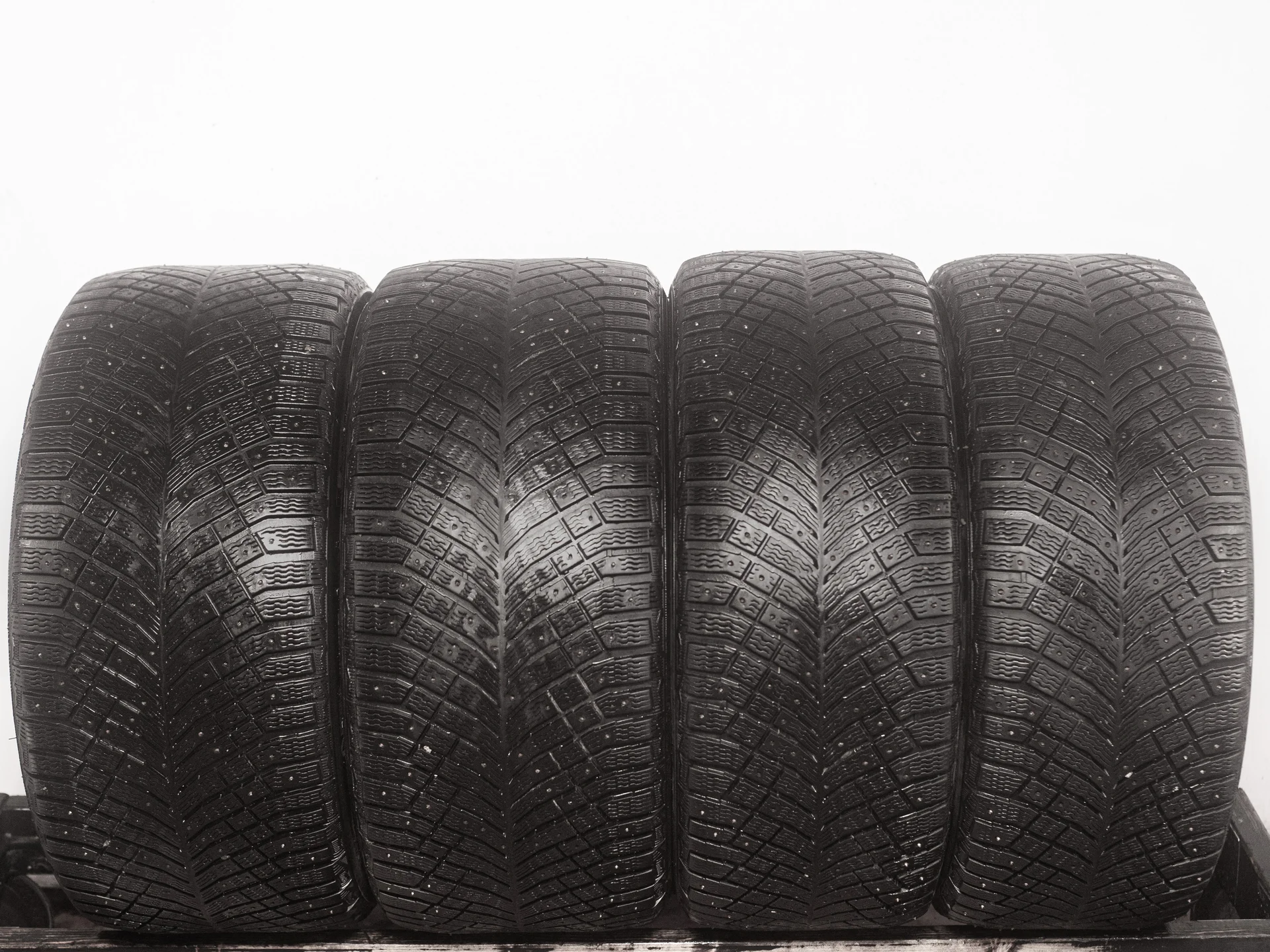 Michelin X-Ice North 4 SUV 275/45 R20 110T + 305/40 R20 112T
