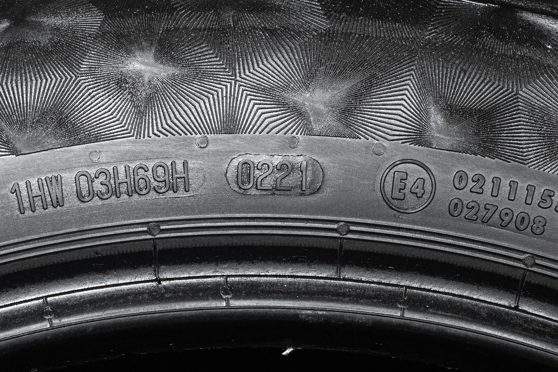 Continental ContiPremiumContact 6 215/55 R17 94V - миниатюра 6