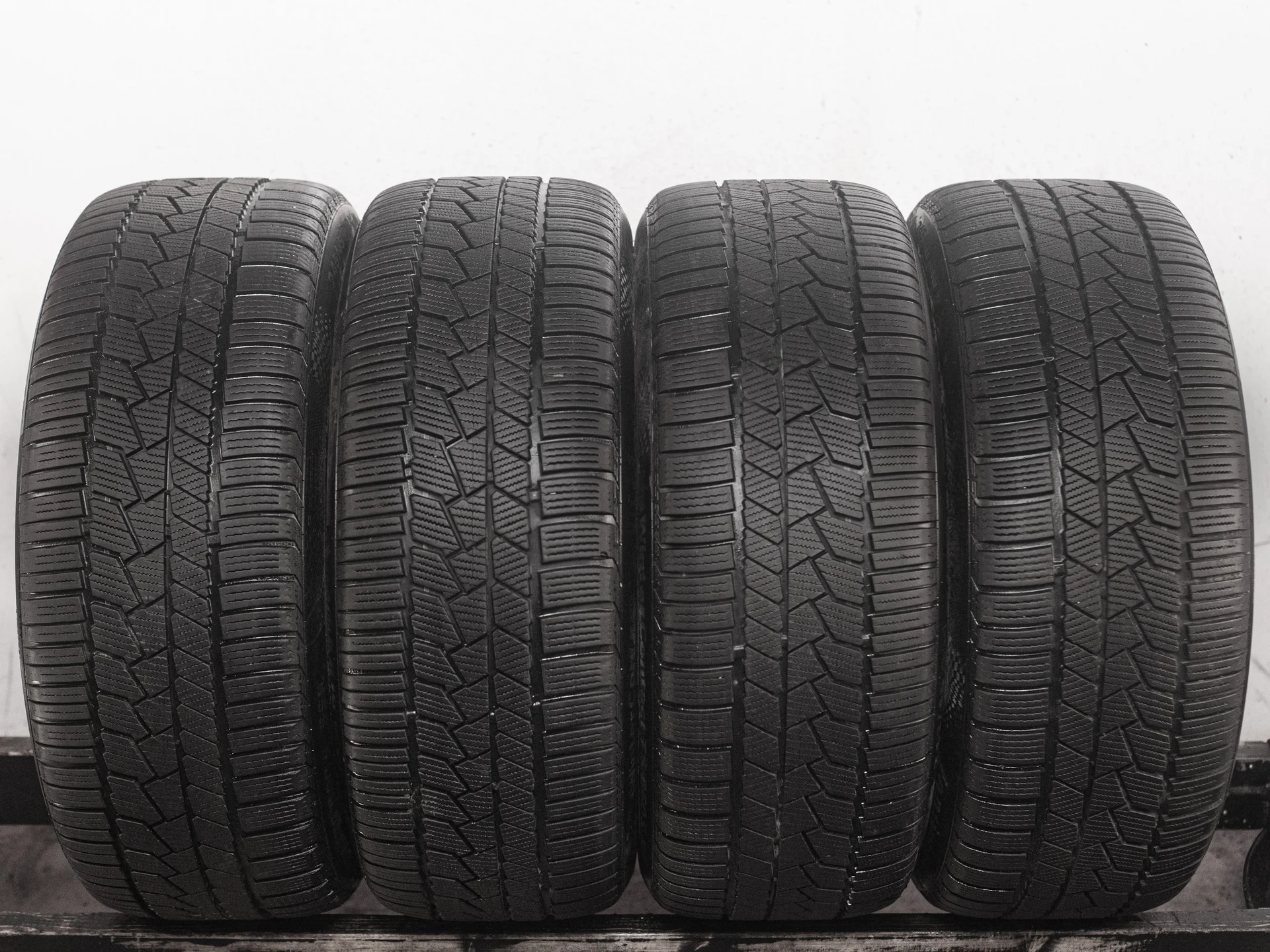 Continental ContiWinterContact TS 860 S 245/45 R19 102V RF