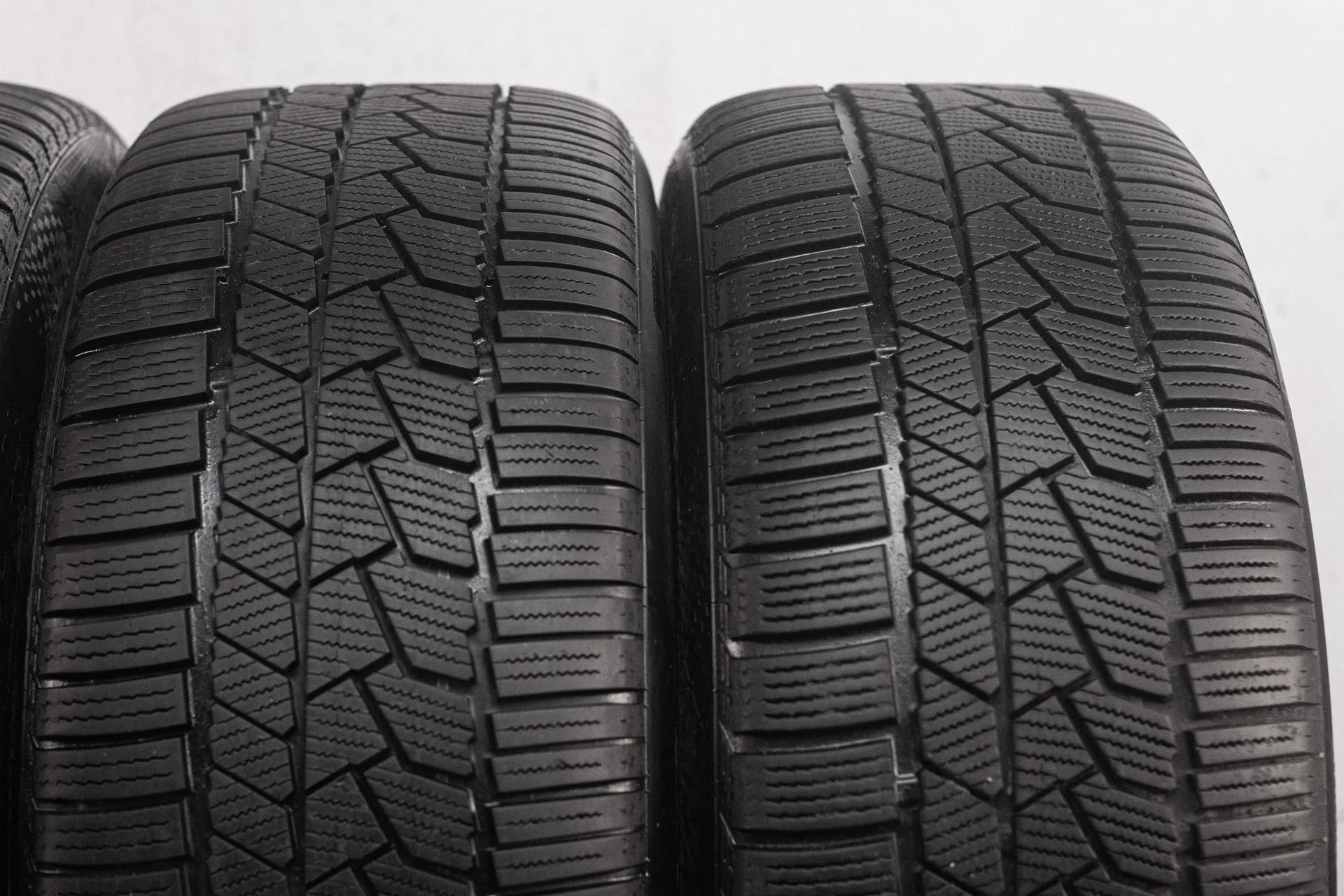 Continental ContiWinterContact TS 860 S 245/45 R19 102V RF - миниатюра 4