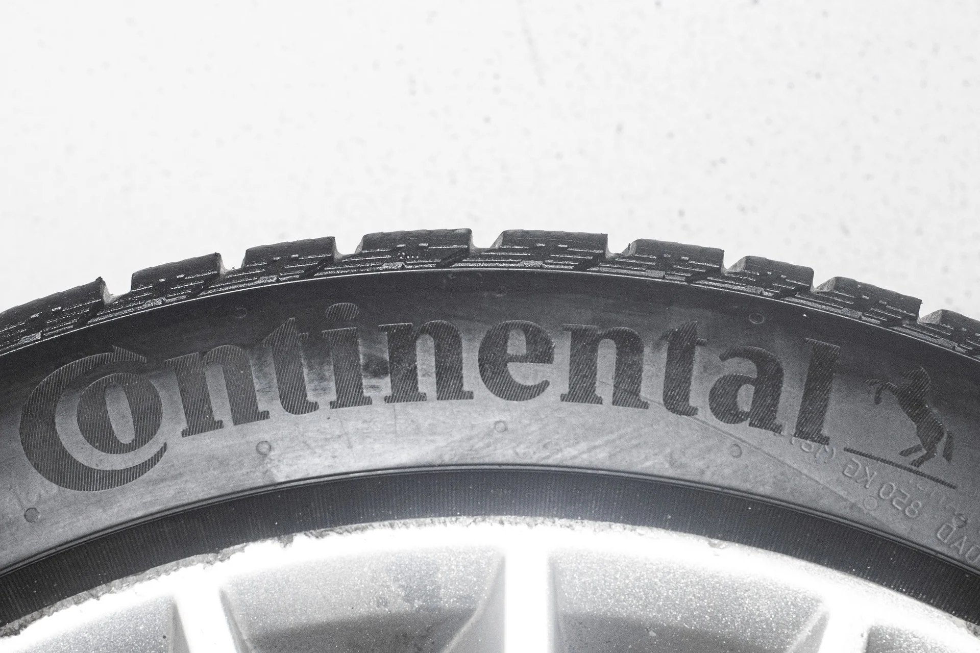 Continental ContiWinterContact TS 860 S 245/45 R19 102V RF - миниатюра 6