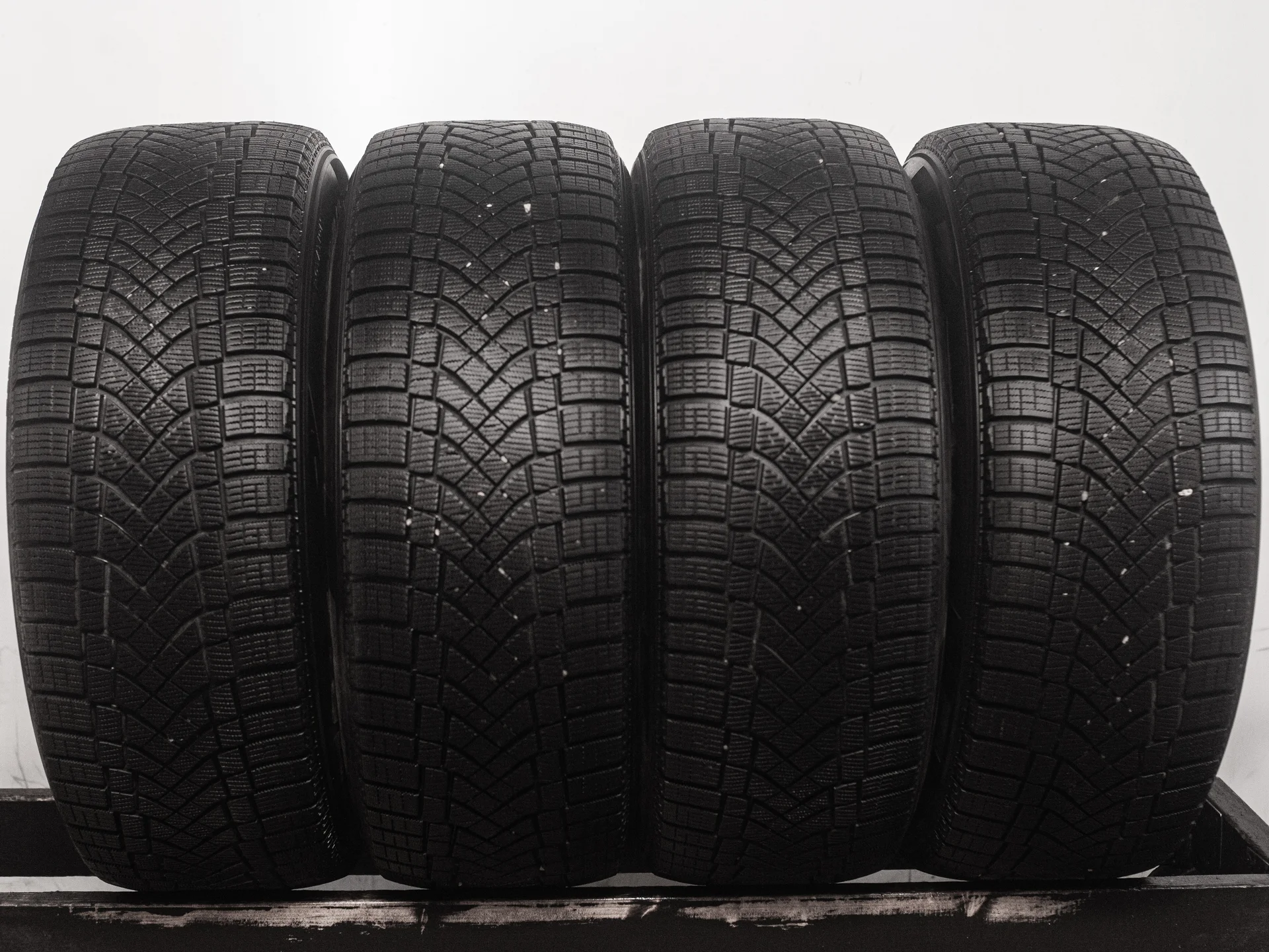 Pirelli Ice Zero FR 265/55 R19 113H XL - изображение 1