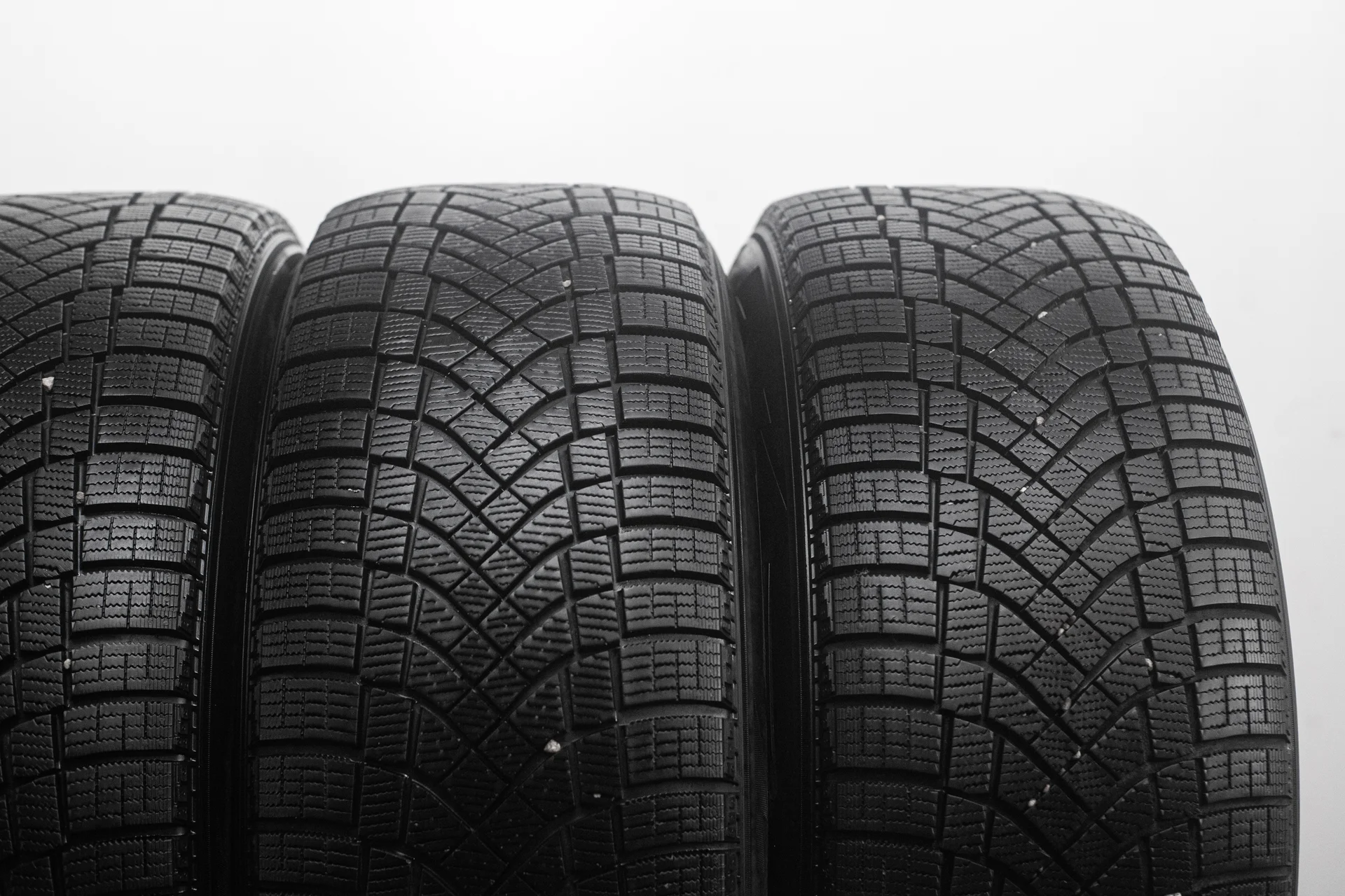 Pirelli Ice Zero FR 265/55 R19 113H XL - миниатюра 4