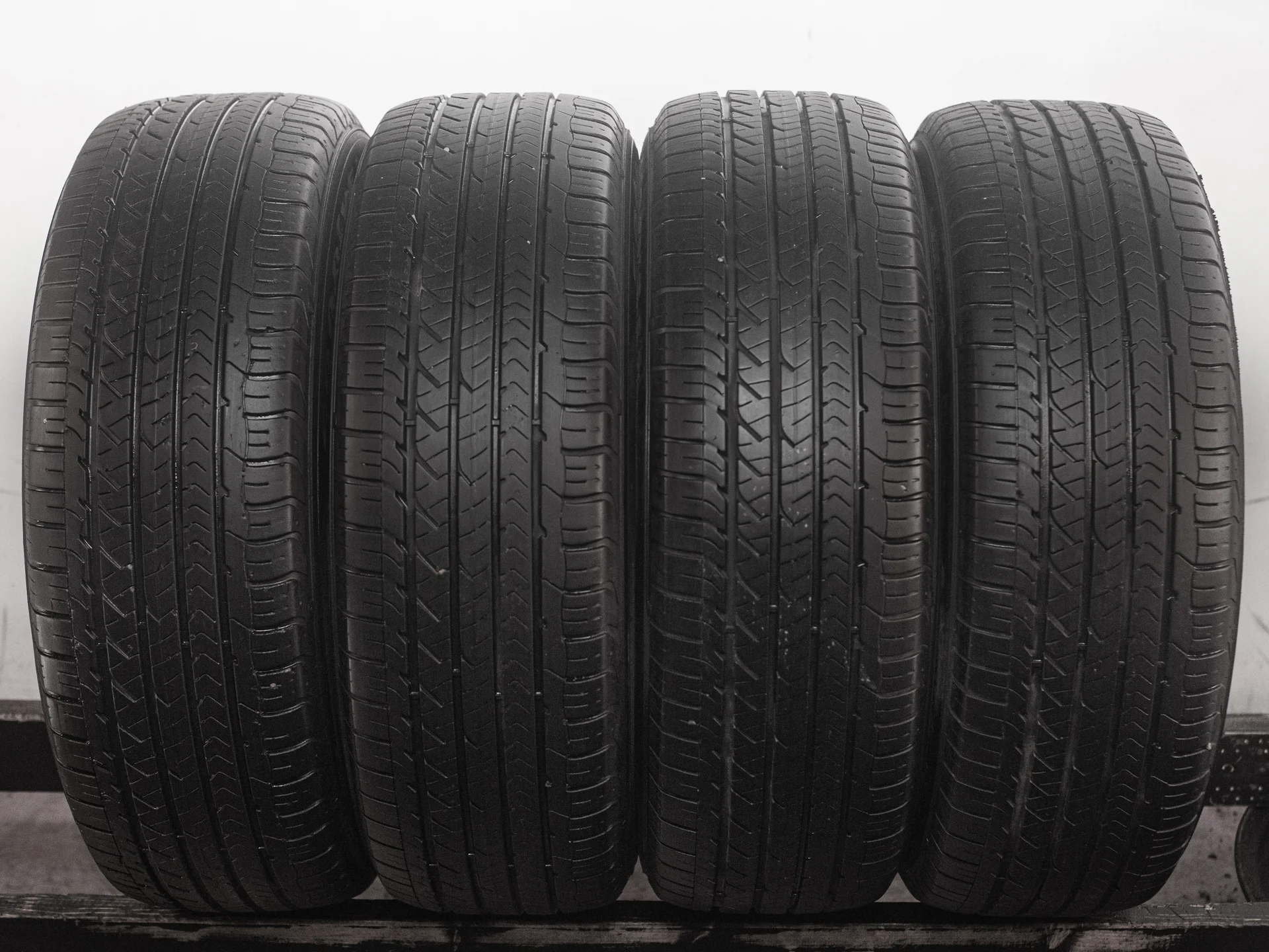 Goodyear Eagle Sport SUV 225/60 R18 104V - изображение 1