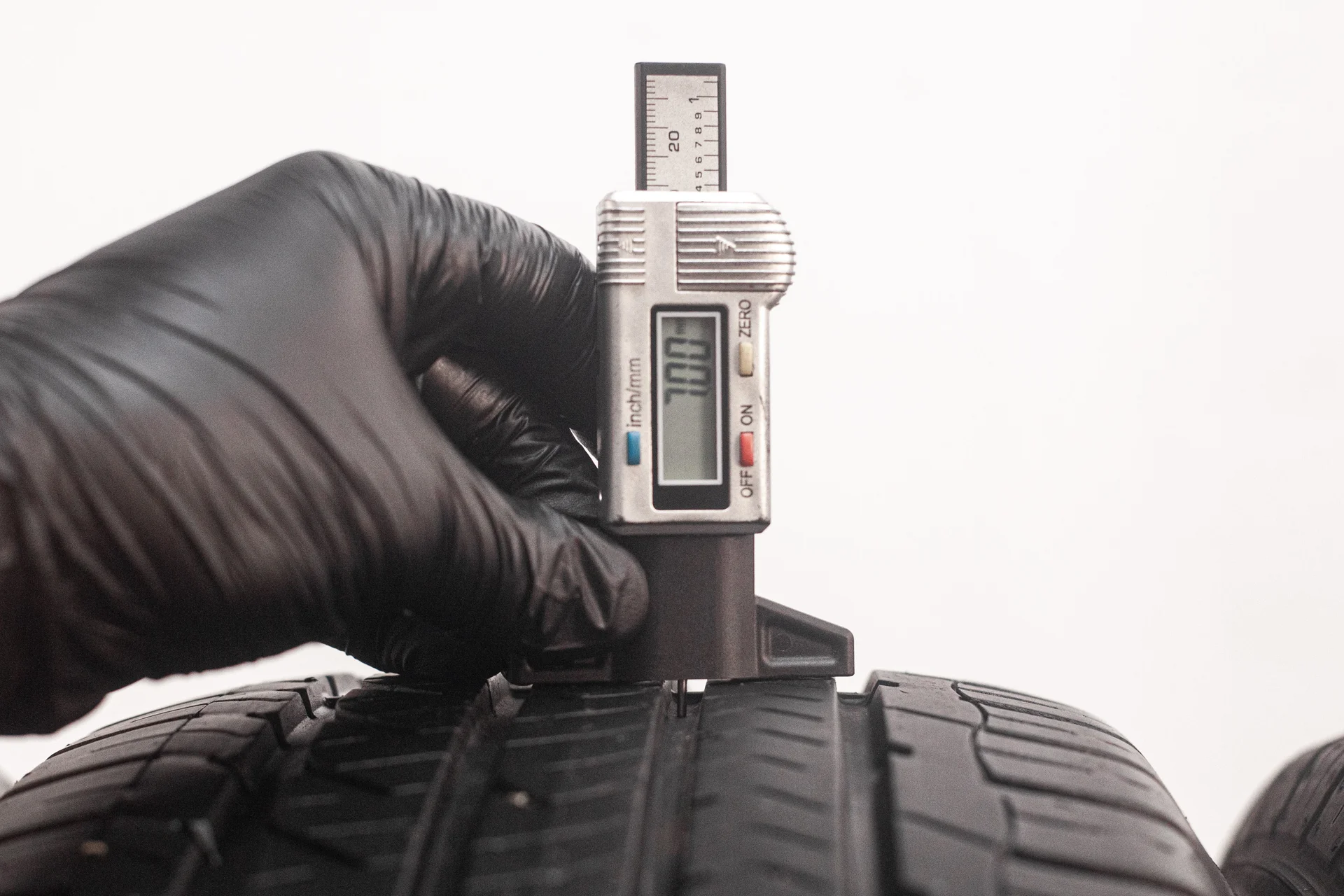 Goodyear Eagle Sport SUV 225/60 R18 104V - миниатюра 2