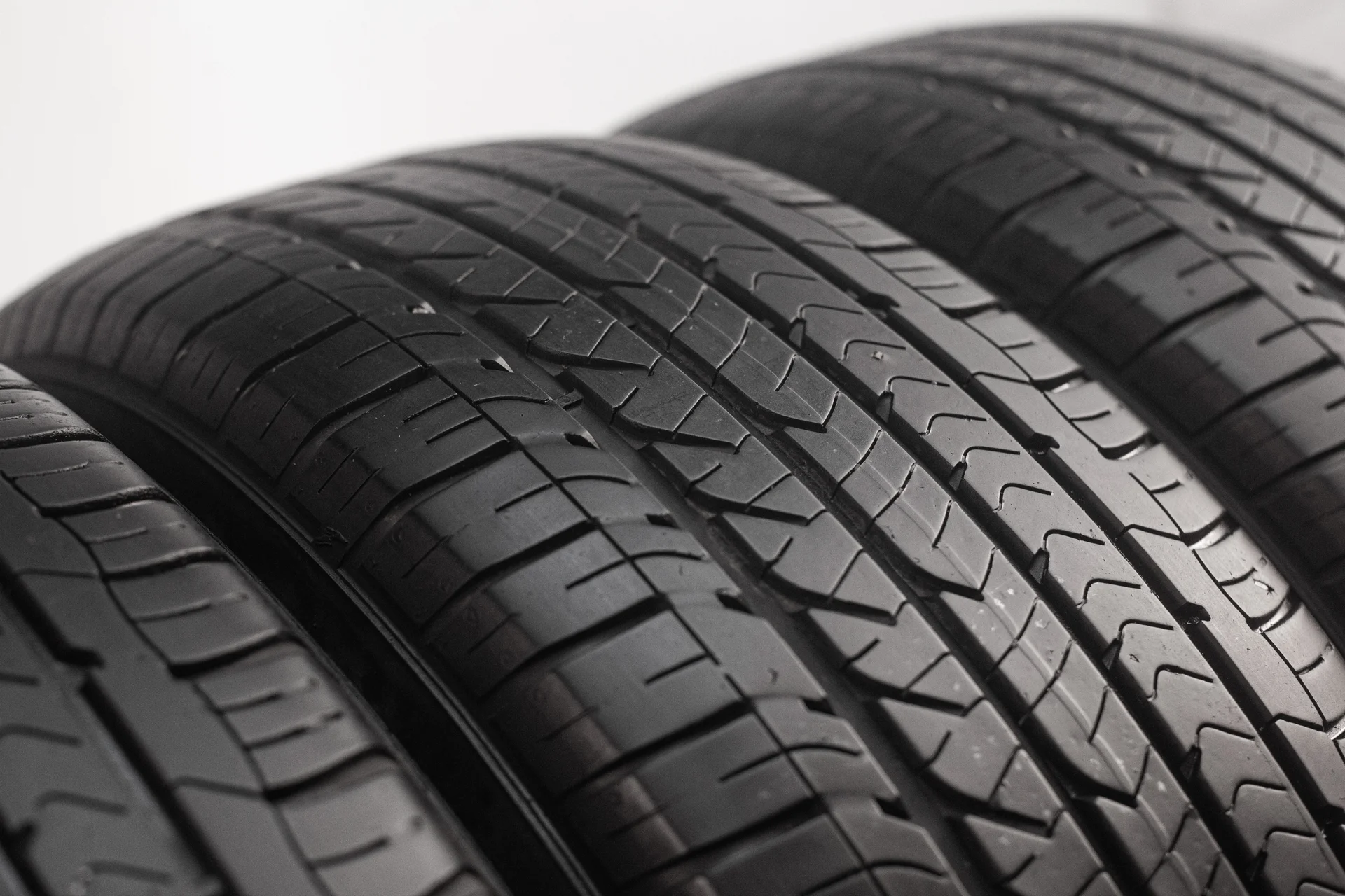 Goodyear Eagle Sport SUV 225/60 R18 104V - миниатюра 3