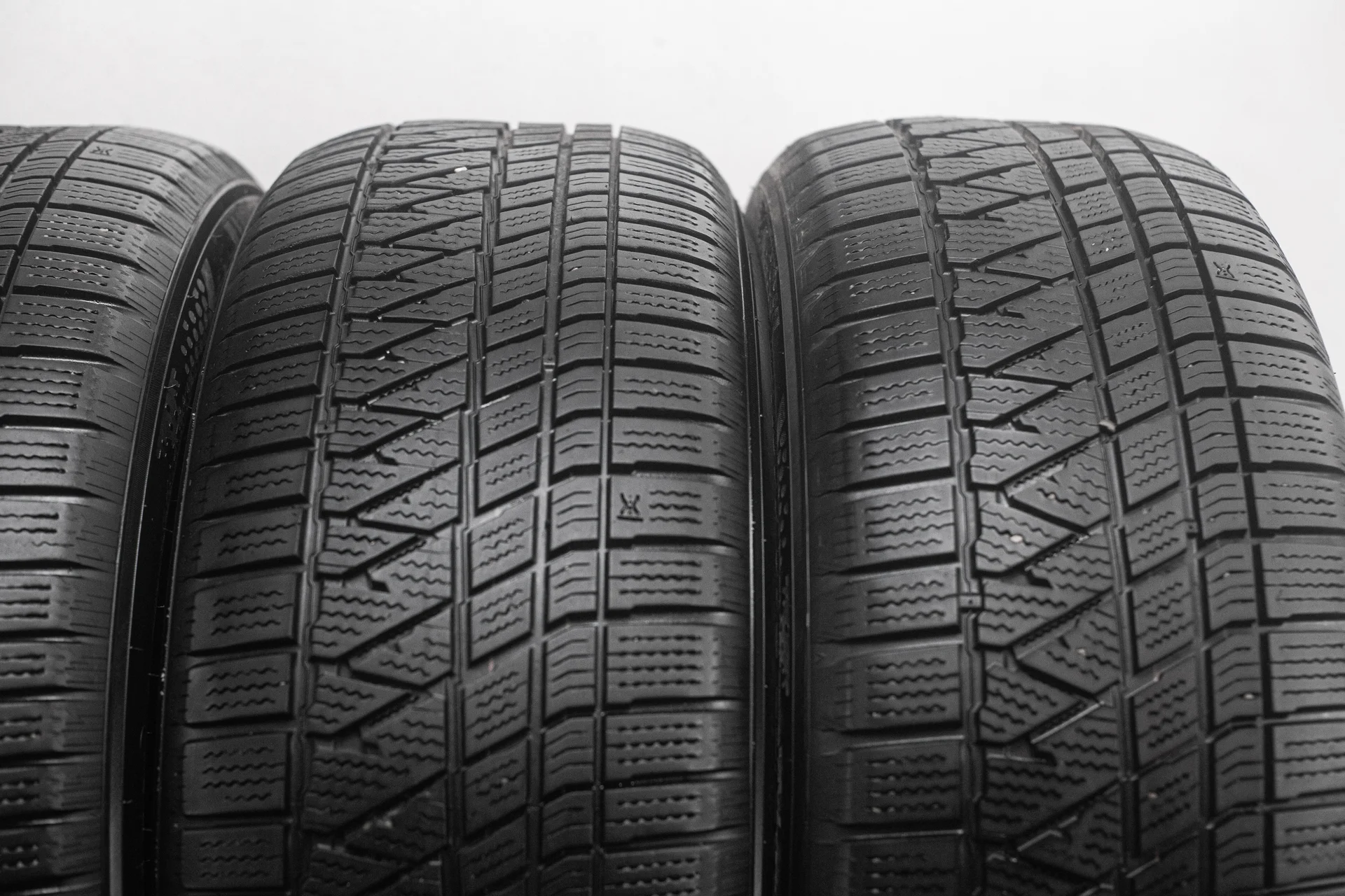 Kumho Wintercraft WS71 SUV 265/55 R19 113V - миниатюра 4