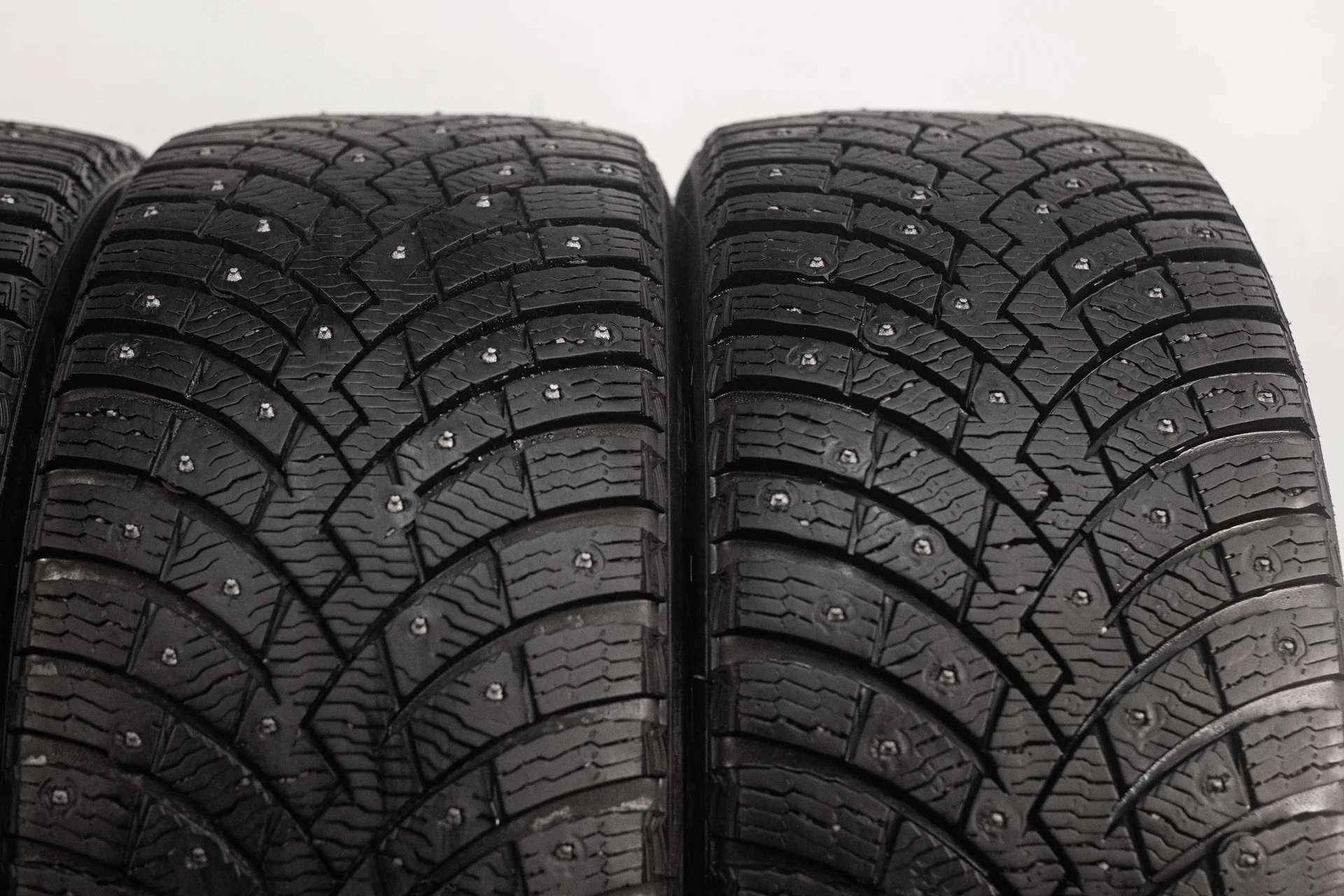 Pirelli Ice Zero 2 235/45 R18 98H - миниатюра 4