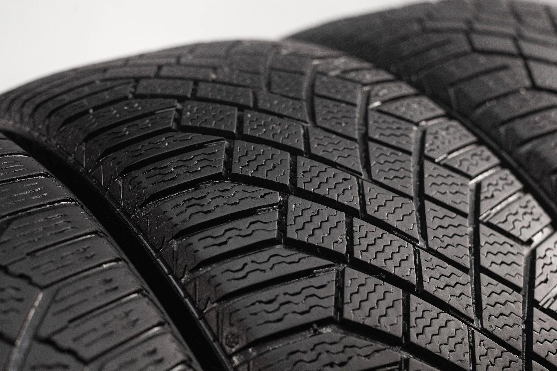 Continental VikingContact 7 245/45 R20 103T - миниатюра 3