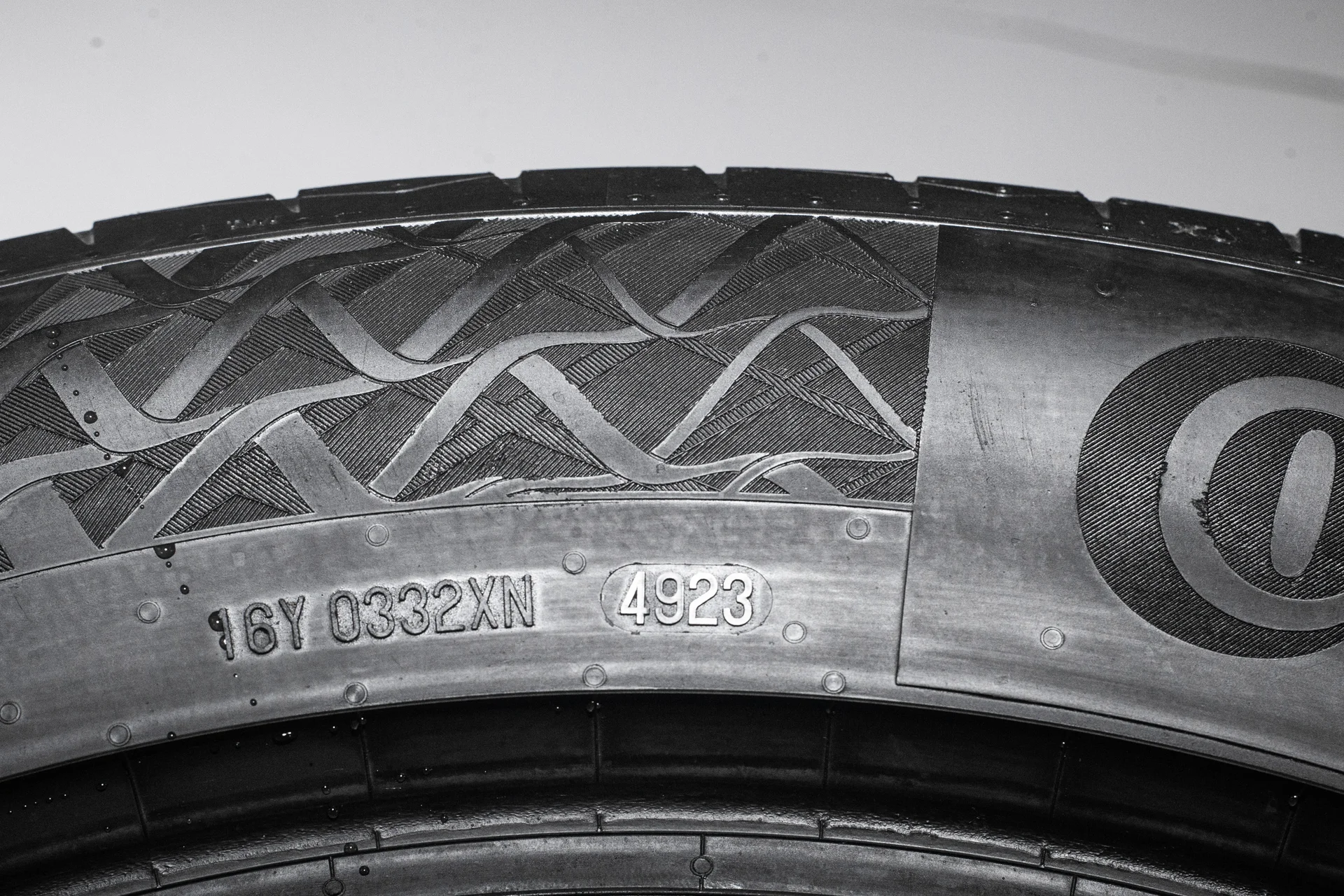 Continental PremiumContact 7 255/55 R20 110Y - миниатюра 9