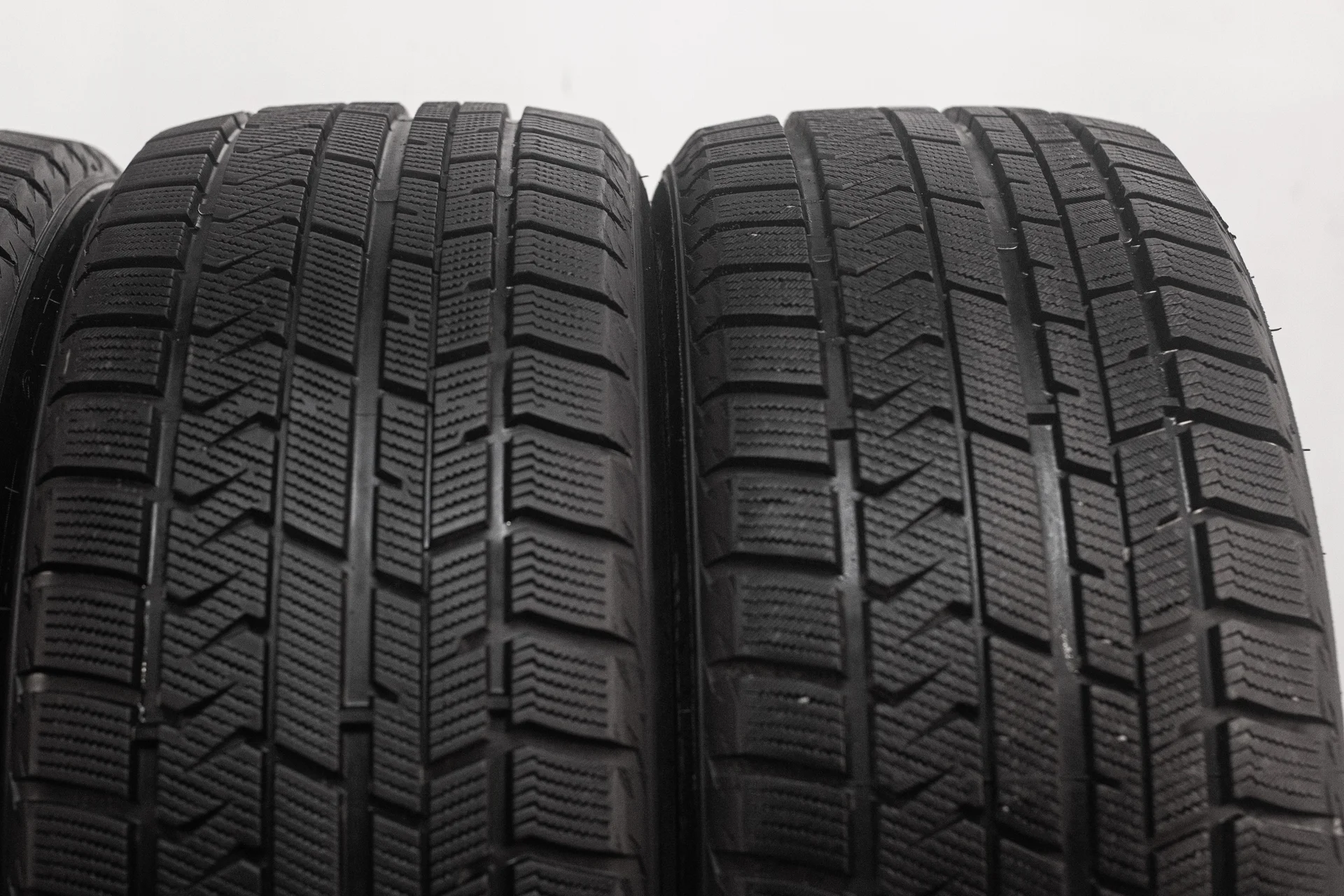 Opals SilverSnow F9 225/45 R19 96V XL - миниатюра 4