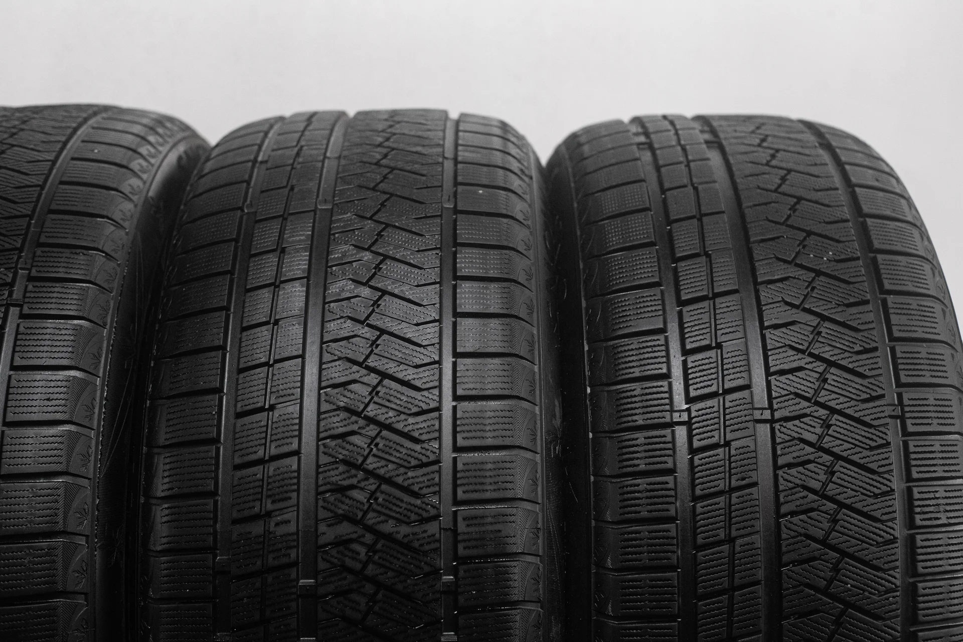 Triangle Snowlink TWT02 265/45 R21 108V - миниатюра 4