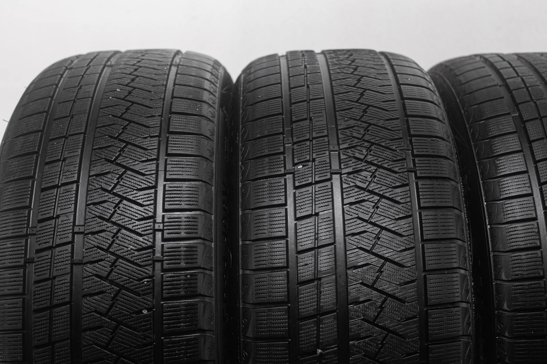 Triangle Snowlink TWT02 265/45 R21 108V - миниатюра 5
