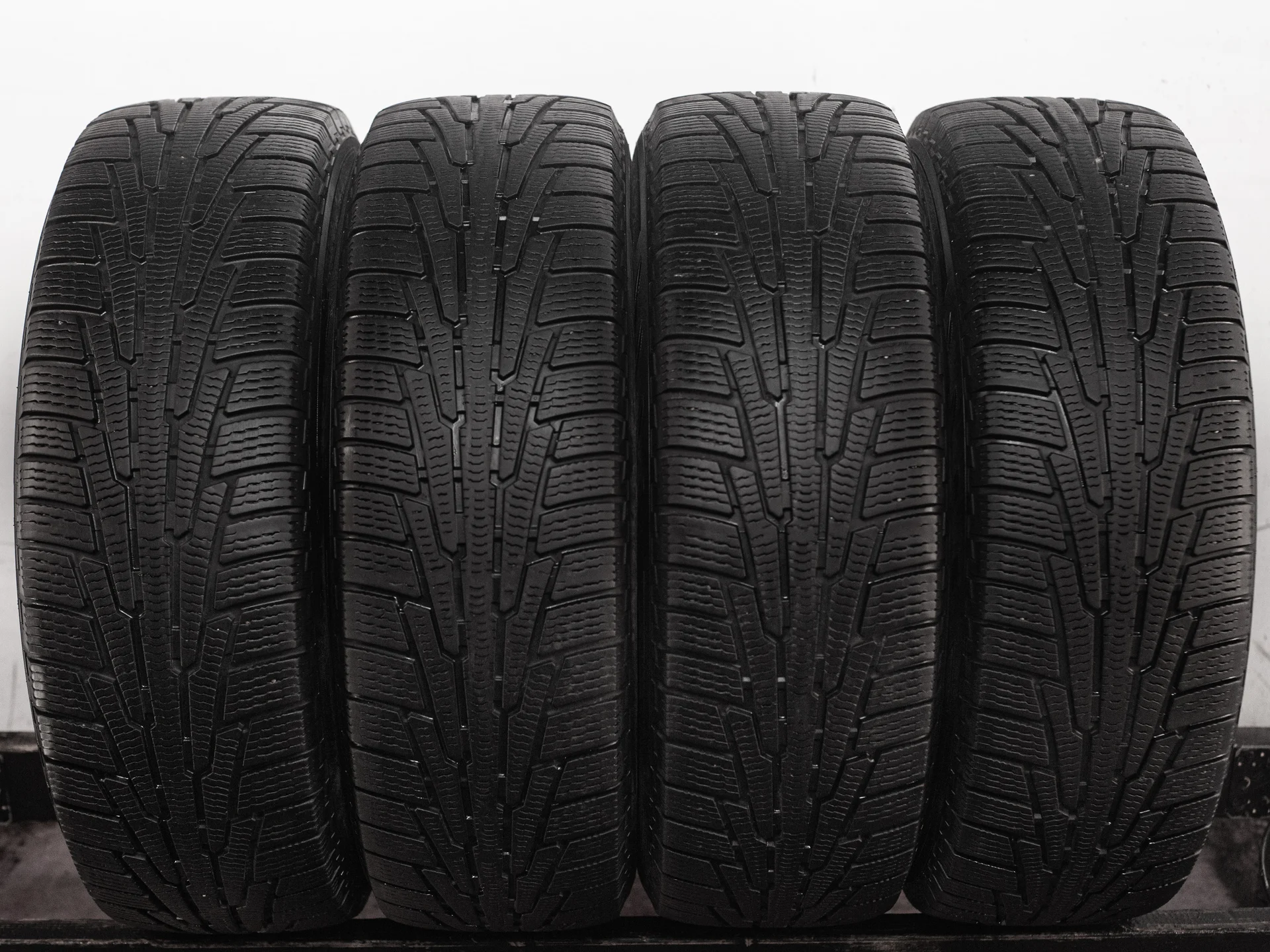 Nokian Nordman RS2 SUV 235/65 R18 110R - изображение 1