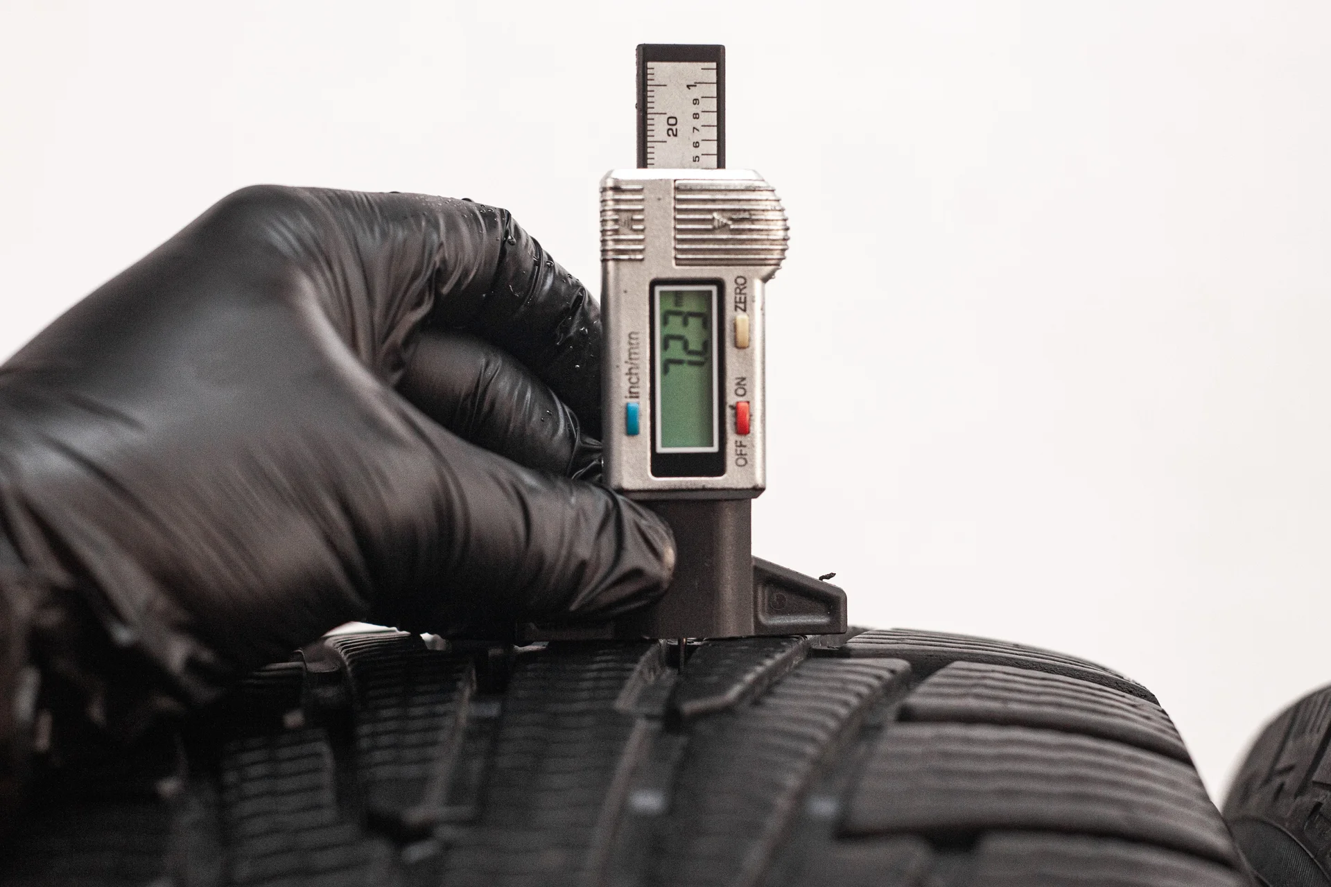 Nokian Nordman RS2 SUV 235/65 R18 110R - миниатюра 2
