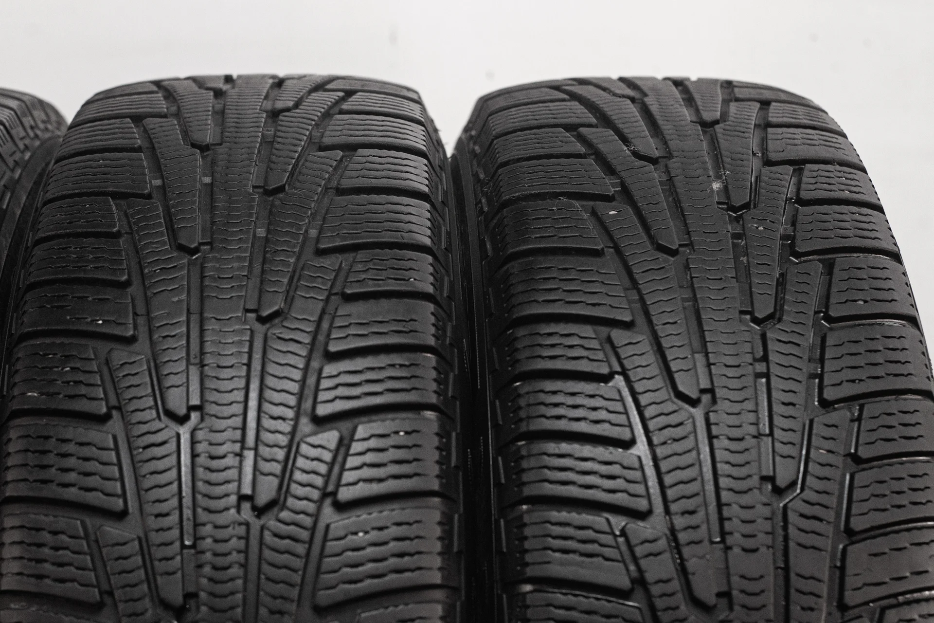 Nokian Nordman RS2 SUV 235/65 R18 110R - миниатюра 4