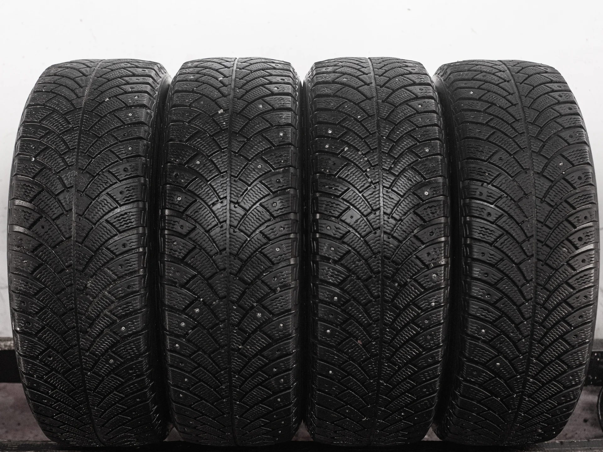 BFGoodrich g-Force Stud 215/65 R16 102Q - изображение 1