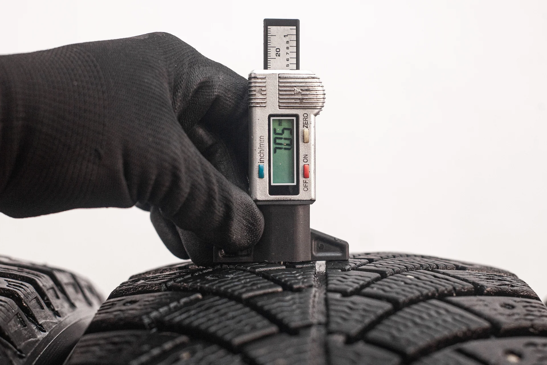 BFGoodrich g-Force Stud 215/65 R16 102Q - миниатюра 2