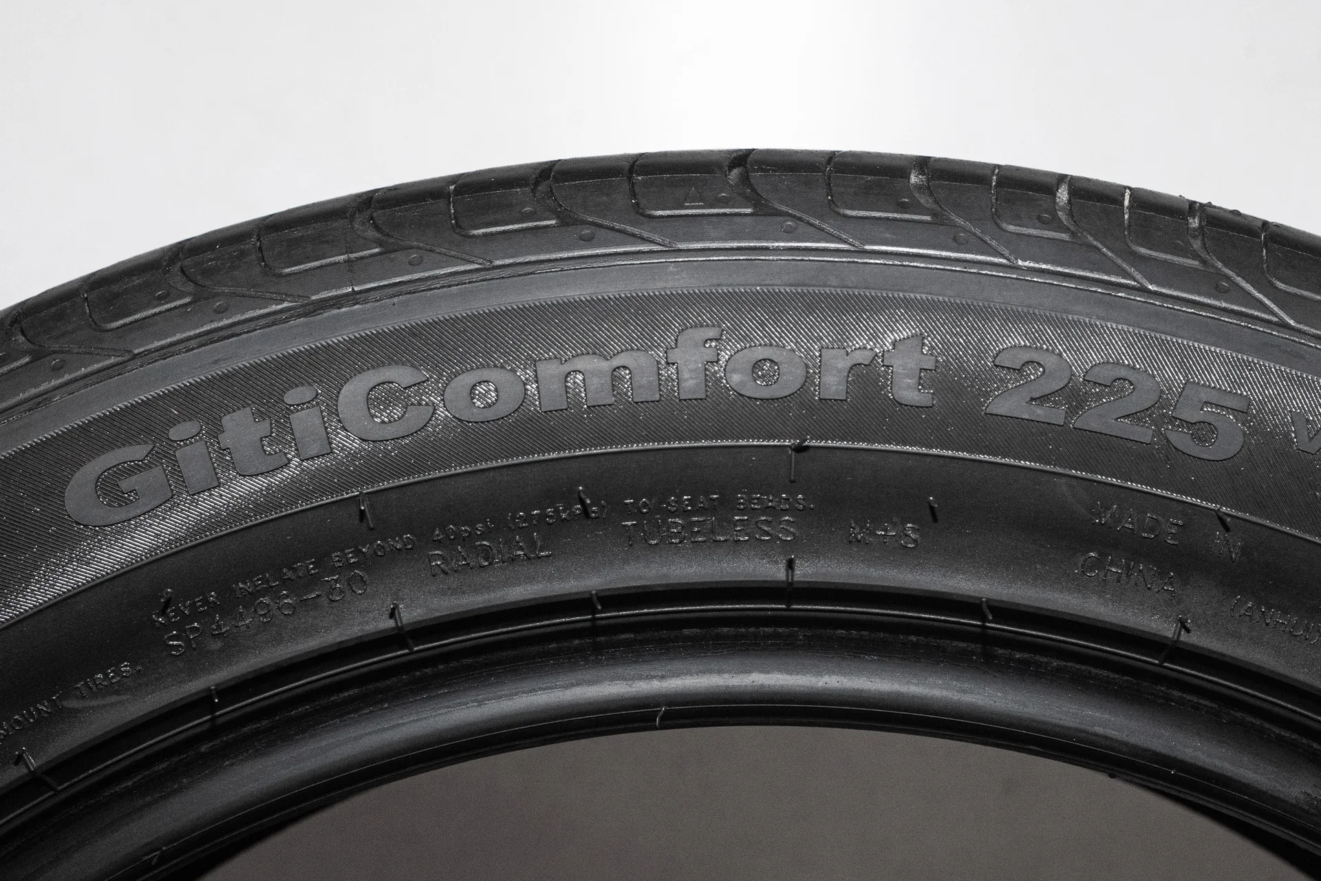 Giti GitiComfort 225 V1 235/50 R19 99V - миниатюра 7
