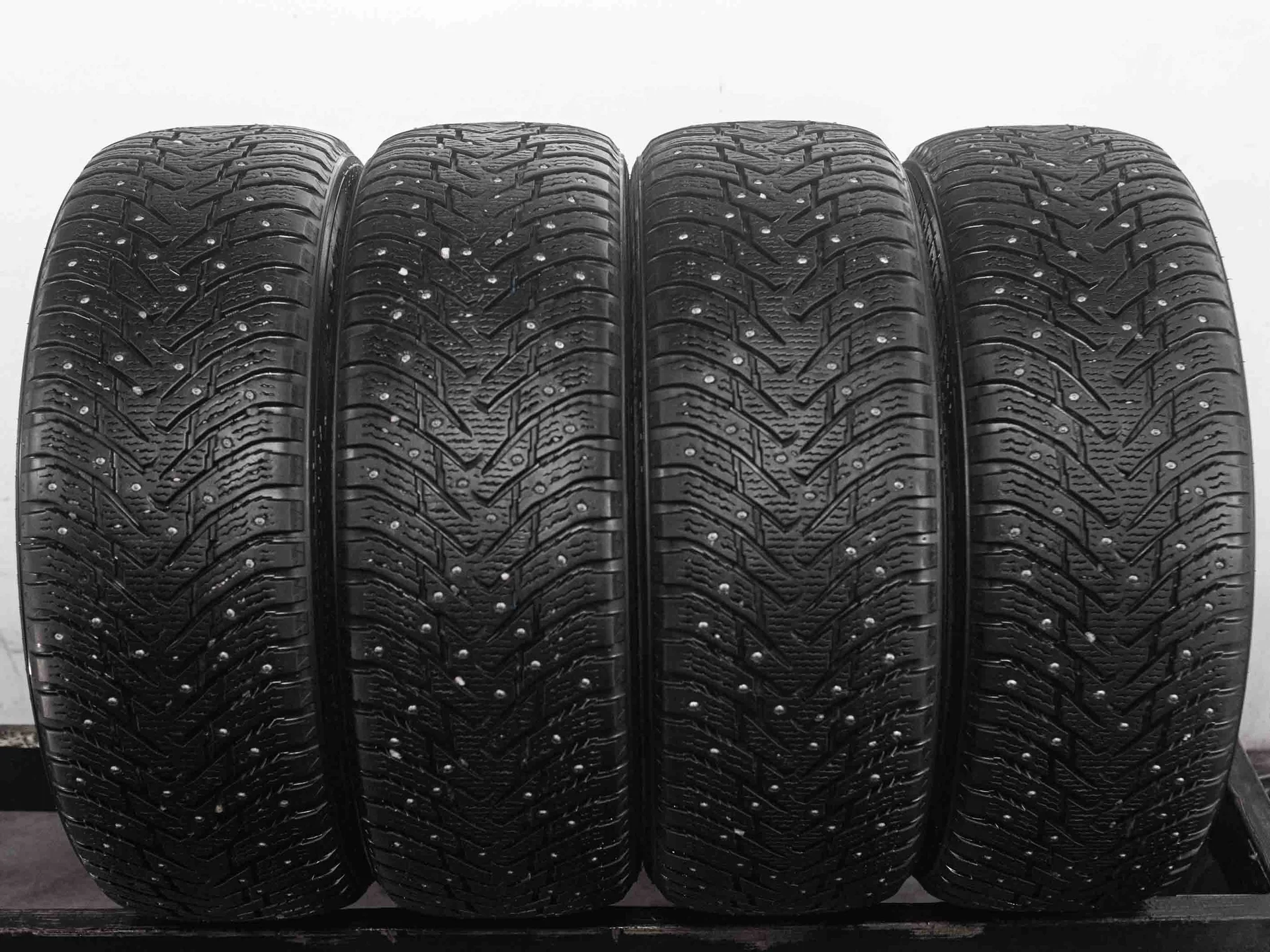 Nokian Hakkapeliitta 8 SUV 235/55 R19 105T XL - изображение 1