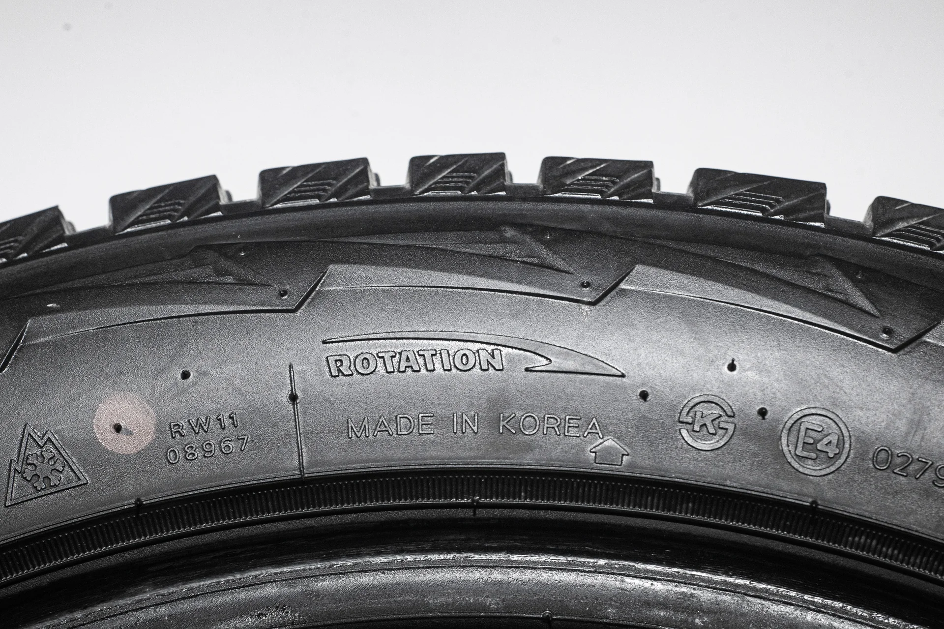 Hankook i*Pike RW11 225/55 R18 98T - миниатюра 10
