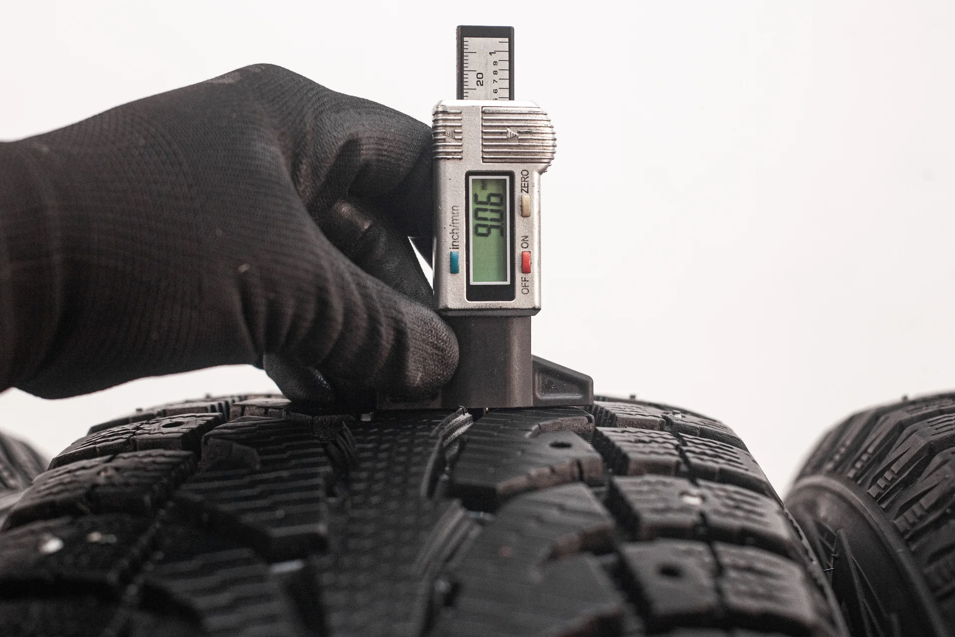 Hankook i*Pike RW11 225/55 R18 98T - миниатюра 2