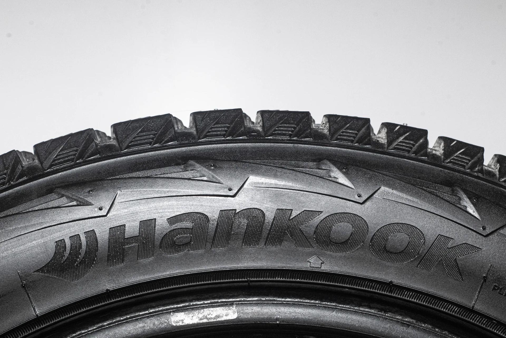 Hankook i*Pike RW11 225/55 R18 98T - миниатюра 6