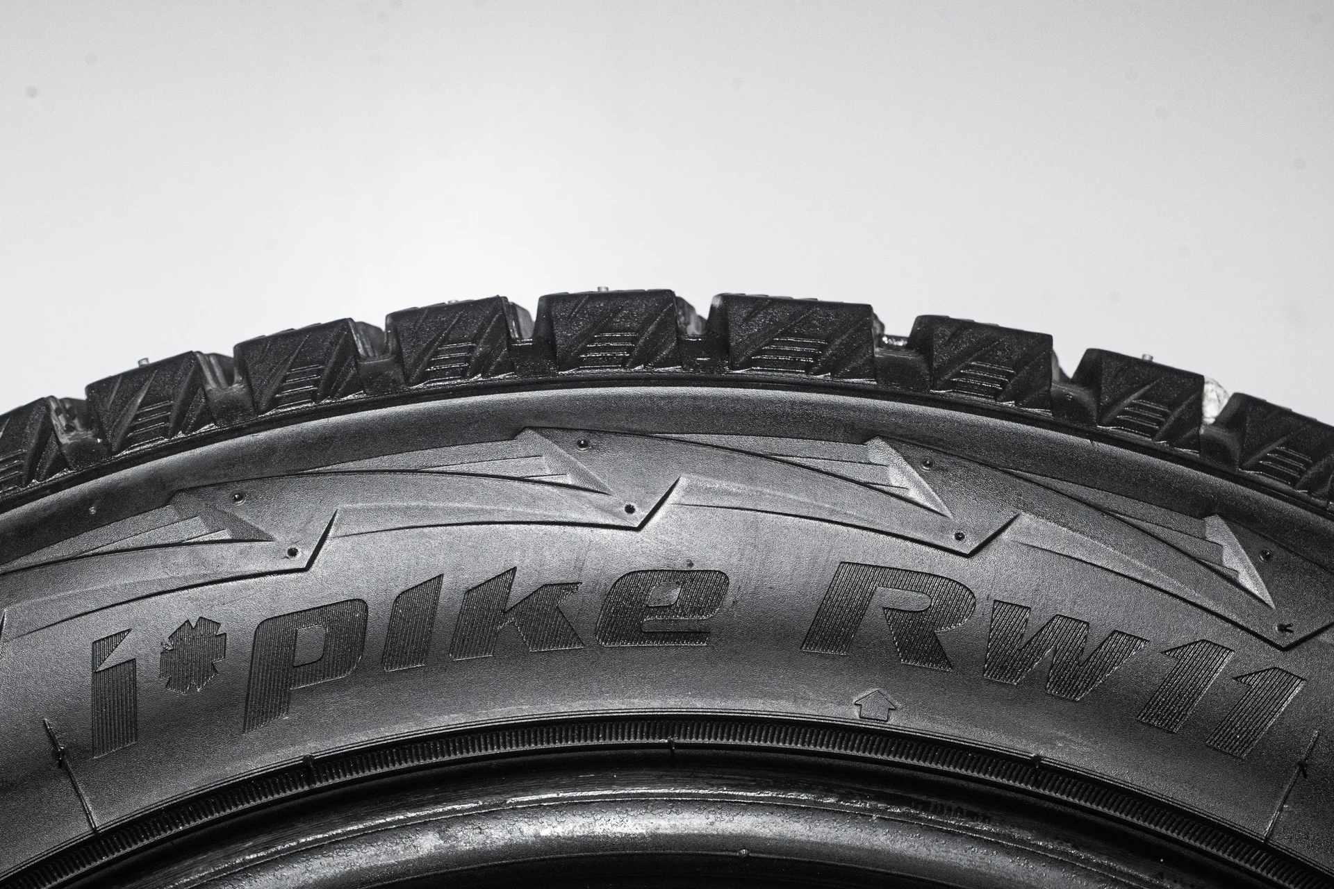 Hankook i*Pike RW11 225/55 R18 98T - миниатюра 7