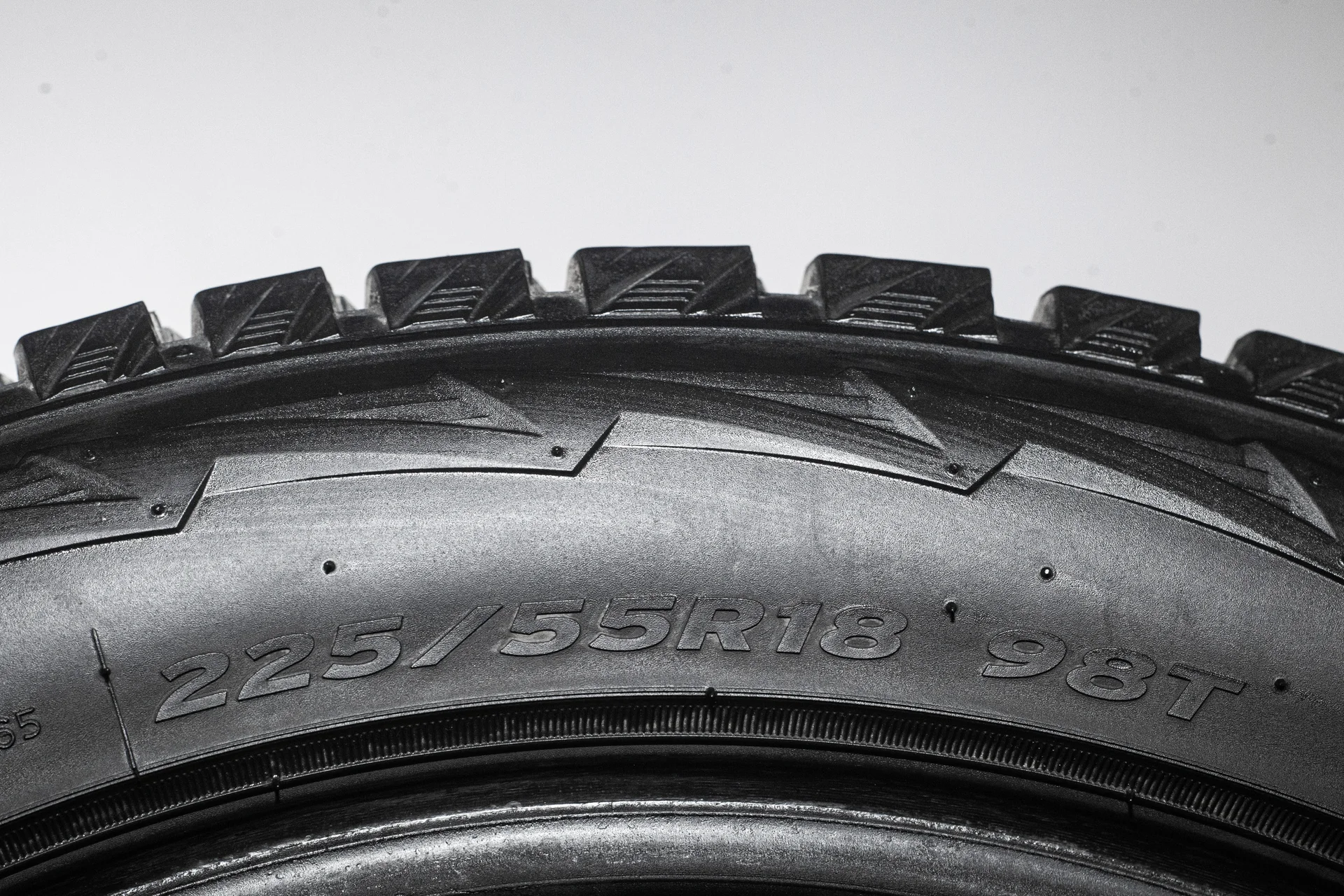 Hankook i*Pike RW11 225/55 R18 98T - миниатюра 8