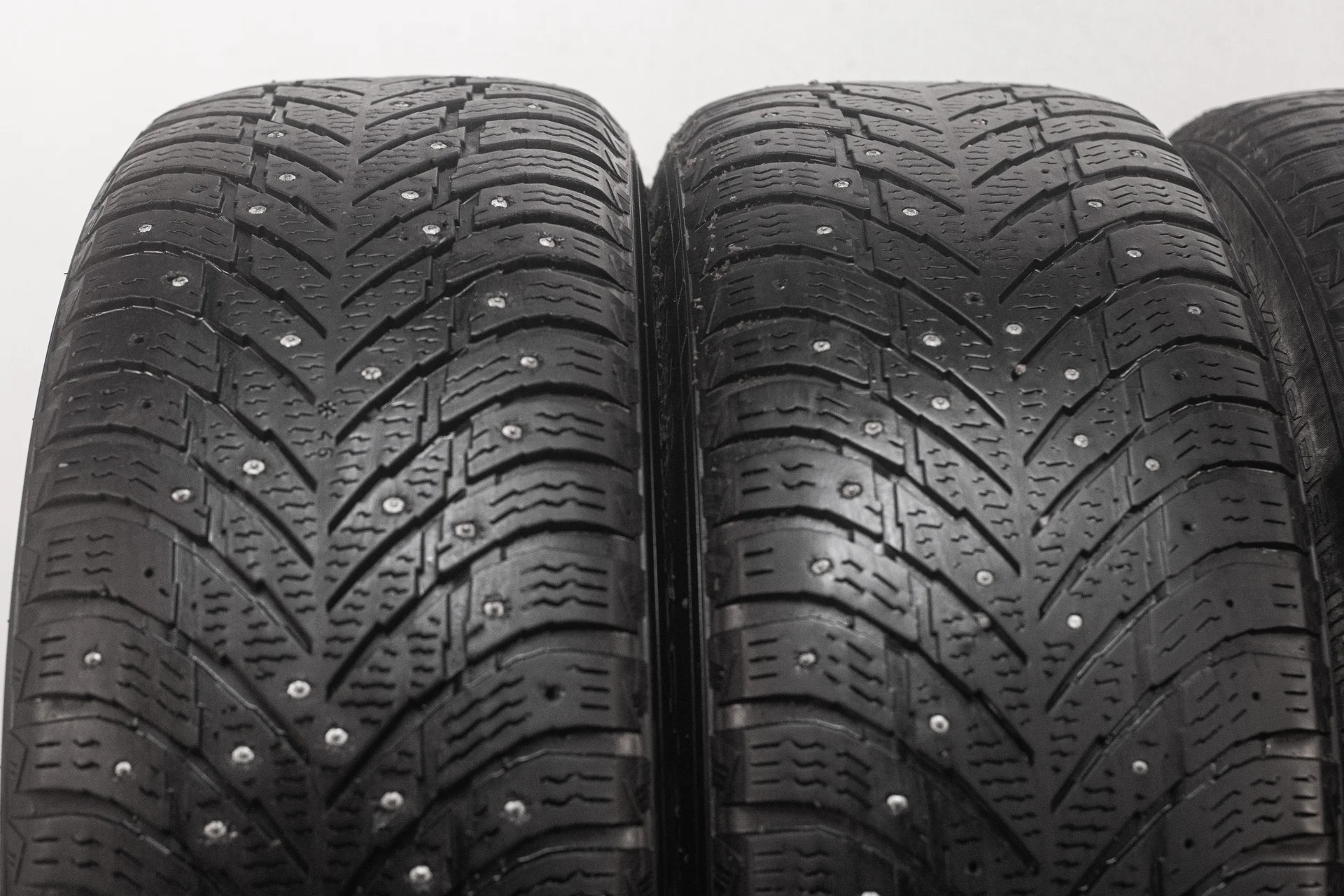 Nokian Hakkapeliitta 10P SUV 235/60 R18 107T - миниатюра 5