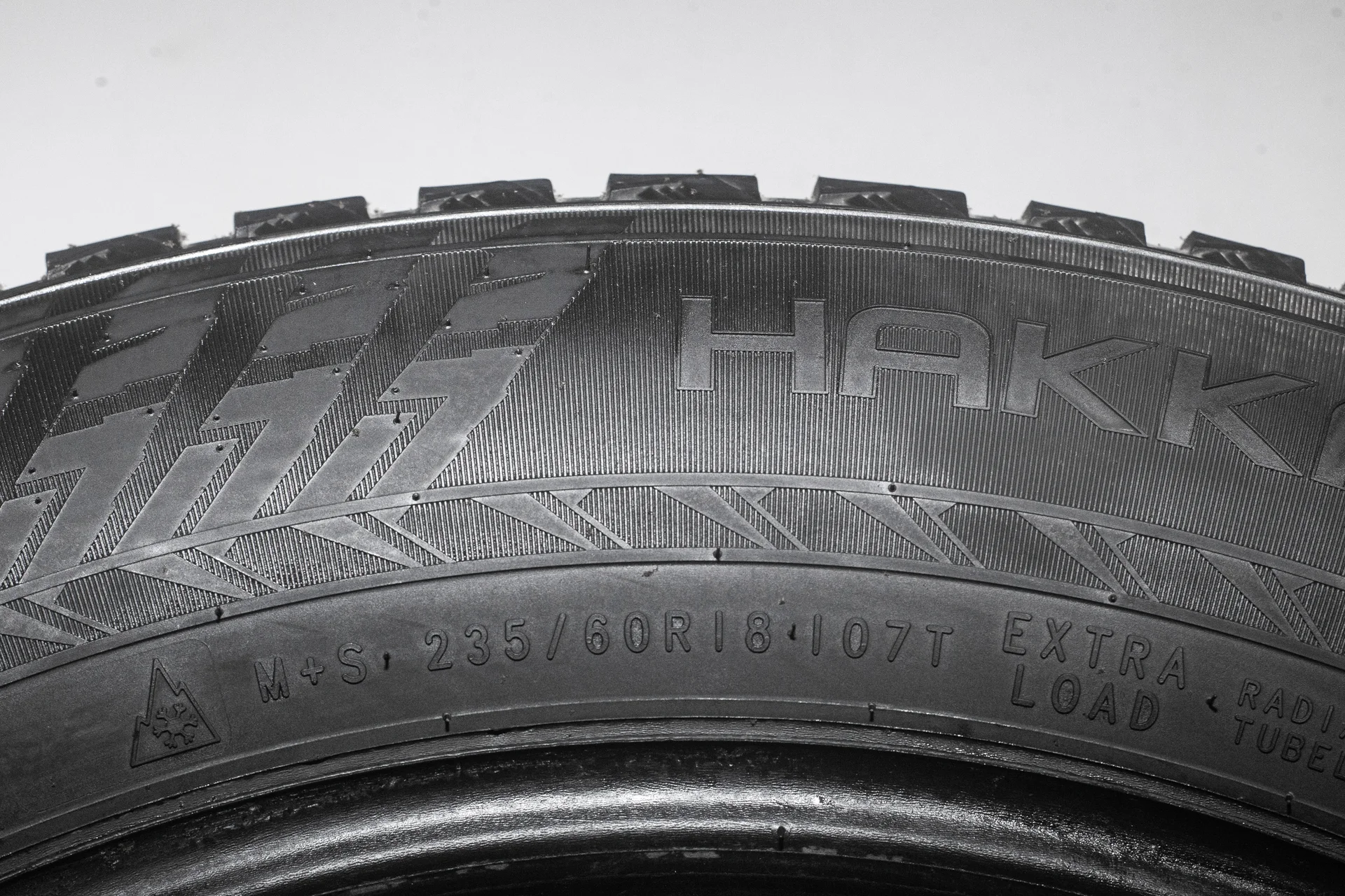 Nokian Hakkapeliitta 10P SUV 235/60 R18 107T - миниатюра 8